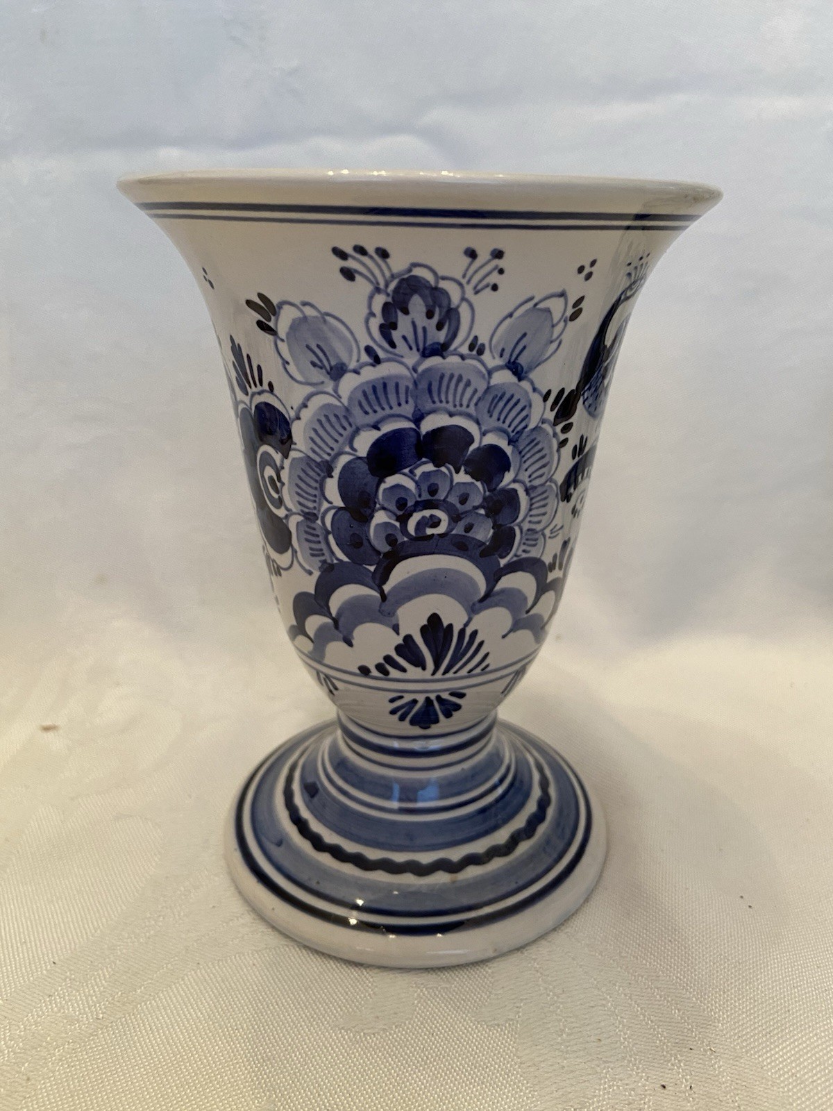 Vintage DELFT Pyramide Small Footed Vase w/Peacock 5 1/2″ Tall 8 of 16