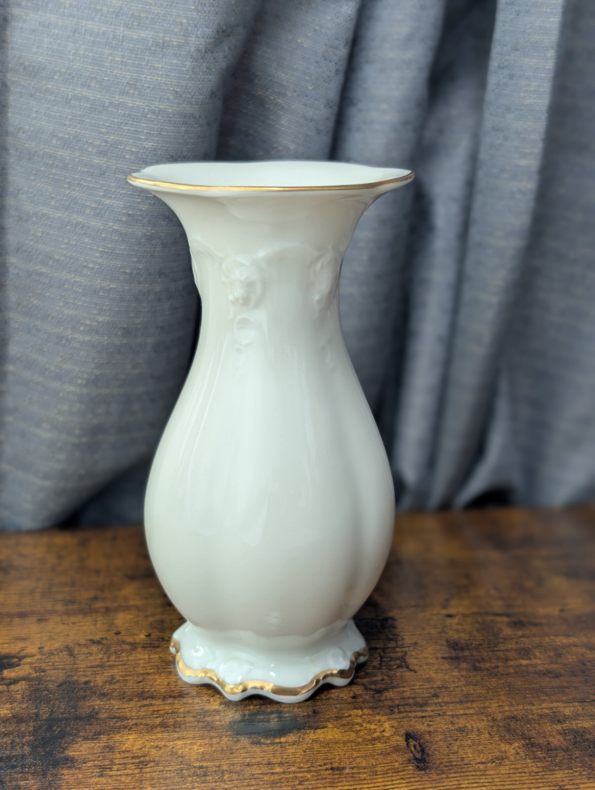 Rosenthal Classic Rose Monbijou 4.5″ Mini Vase Flared Glossy Germany FLAW READ