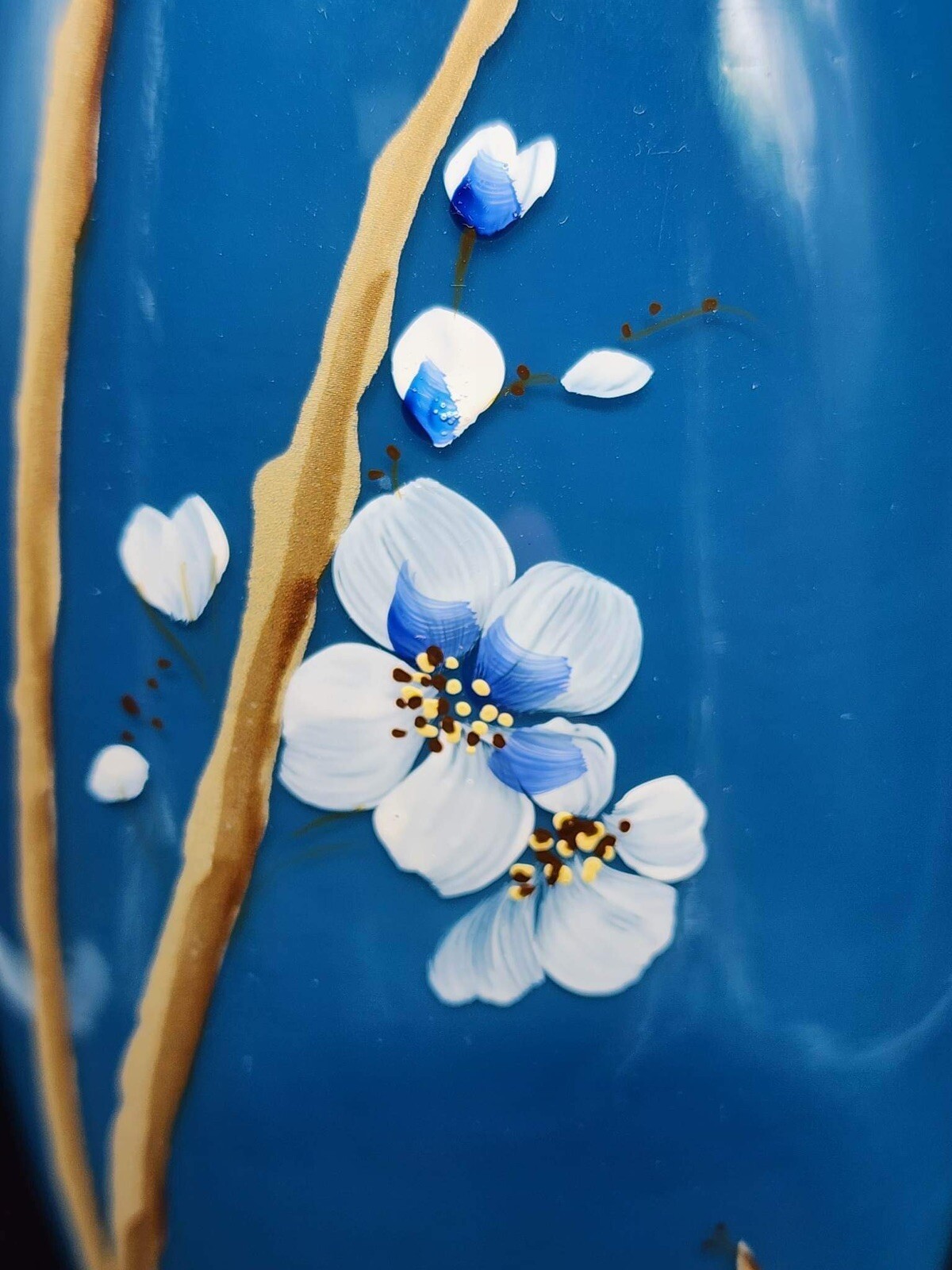 Fenton 2006 Horizon “Cherry Blossoms on Indigo Blue” 4397 3A Vase # 92/950