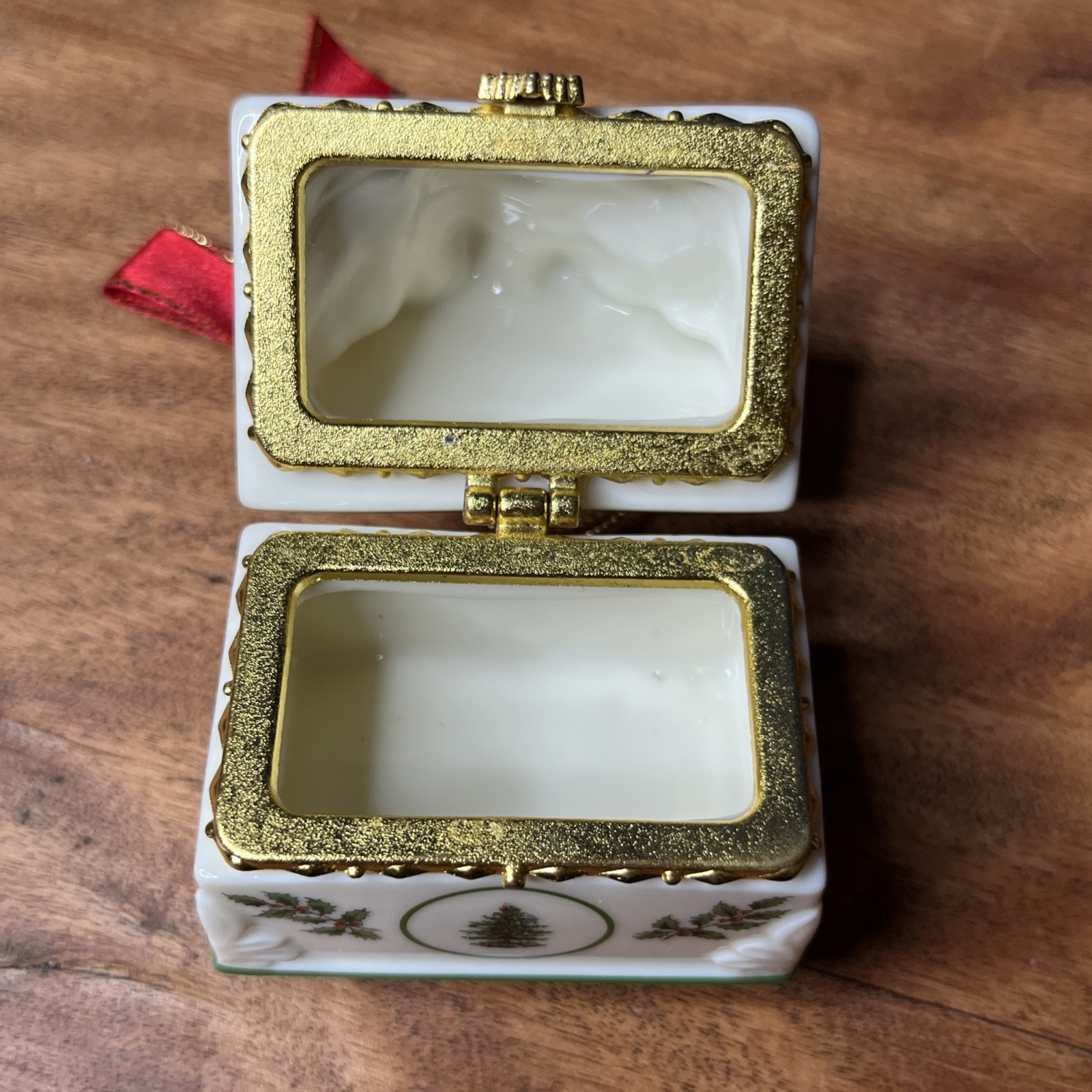Spode Christmas Tree Ornament Hinged Toy Chest Box