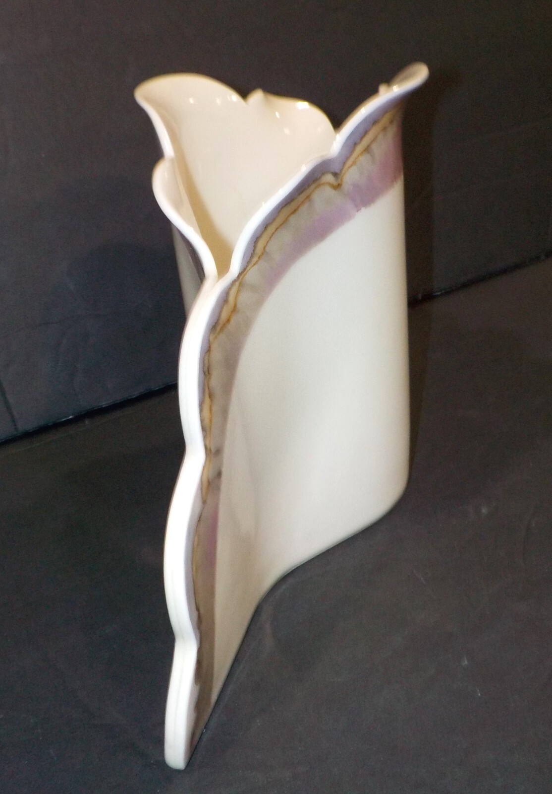 CAROLYN CARROLL SIGNED POTTERY Fan or Shell-Shaped VASE (EUC***BEAUTY***L@@K)
