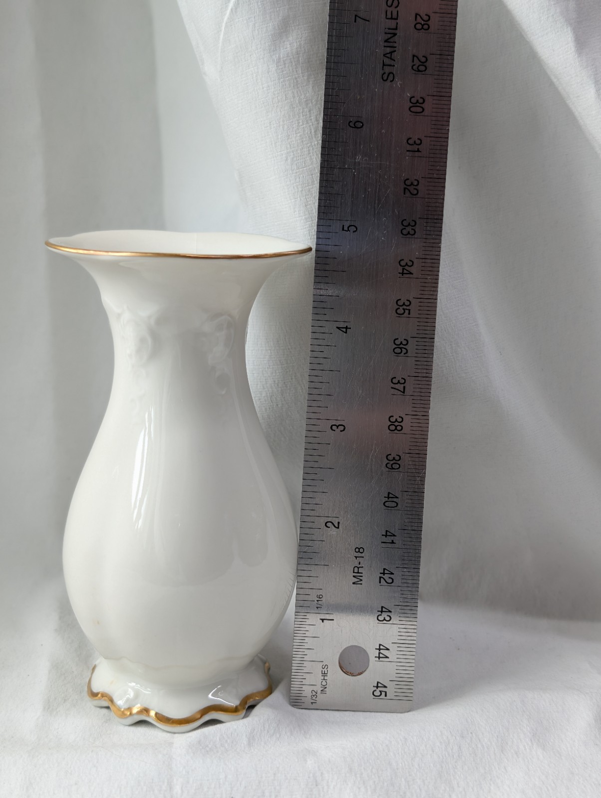 Rosenthal Classic Rose Monbijou 4.5″ Mini Vase Flared Glossy Germany FLAW READ