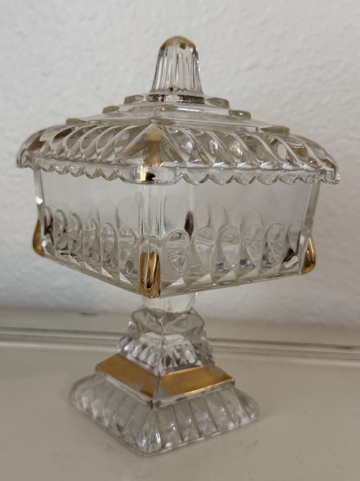 Vintage Jeanette Glass Wedding Cake Box Clear Gold Decoration Candy Dish Small 1