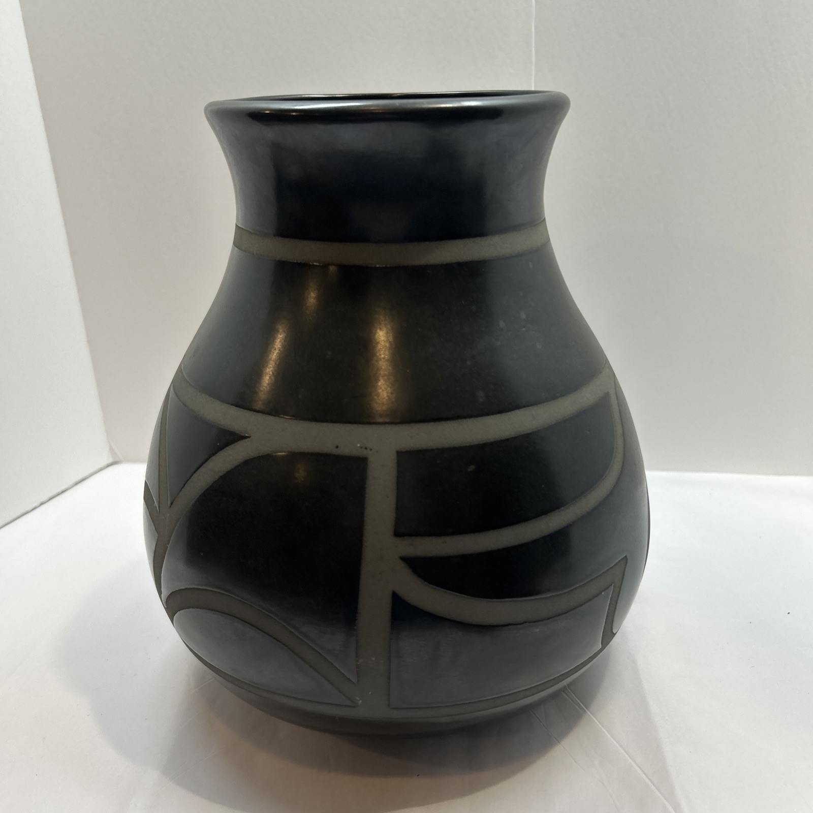 George Garrett (GG) 1985 Signed BLACKWARE Pottery POT BOWL 9×8”SEE PHOTOS