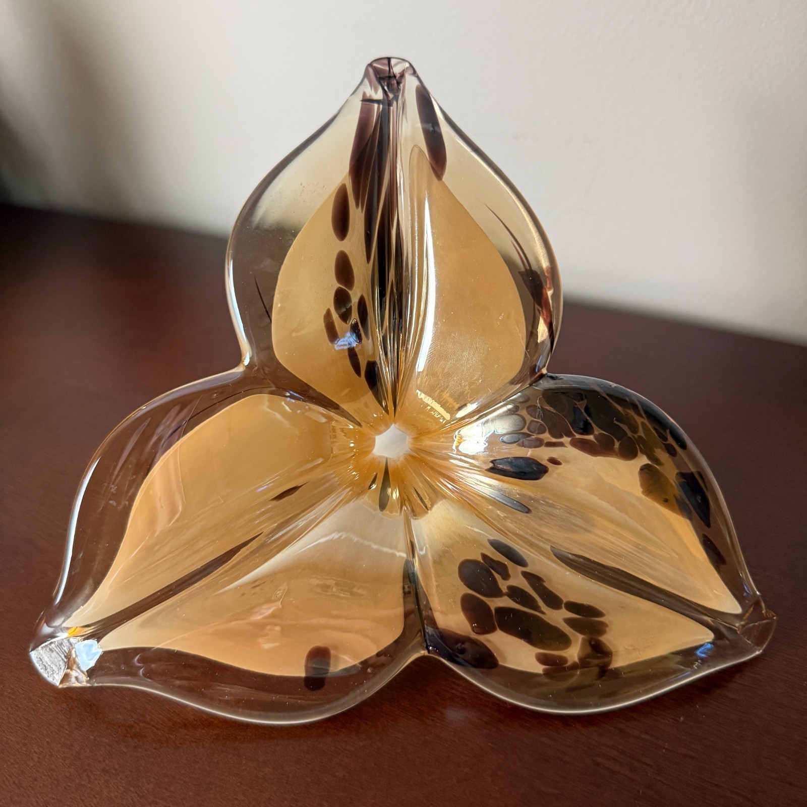 Murano Style Hand Blown Art Glass 3-Petal Flower Spiral Stem Amber Brown Sculptu
