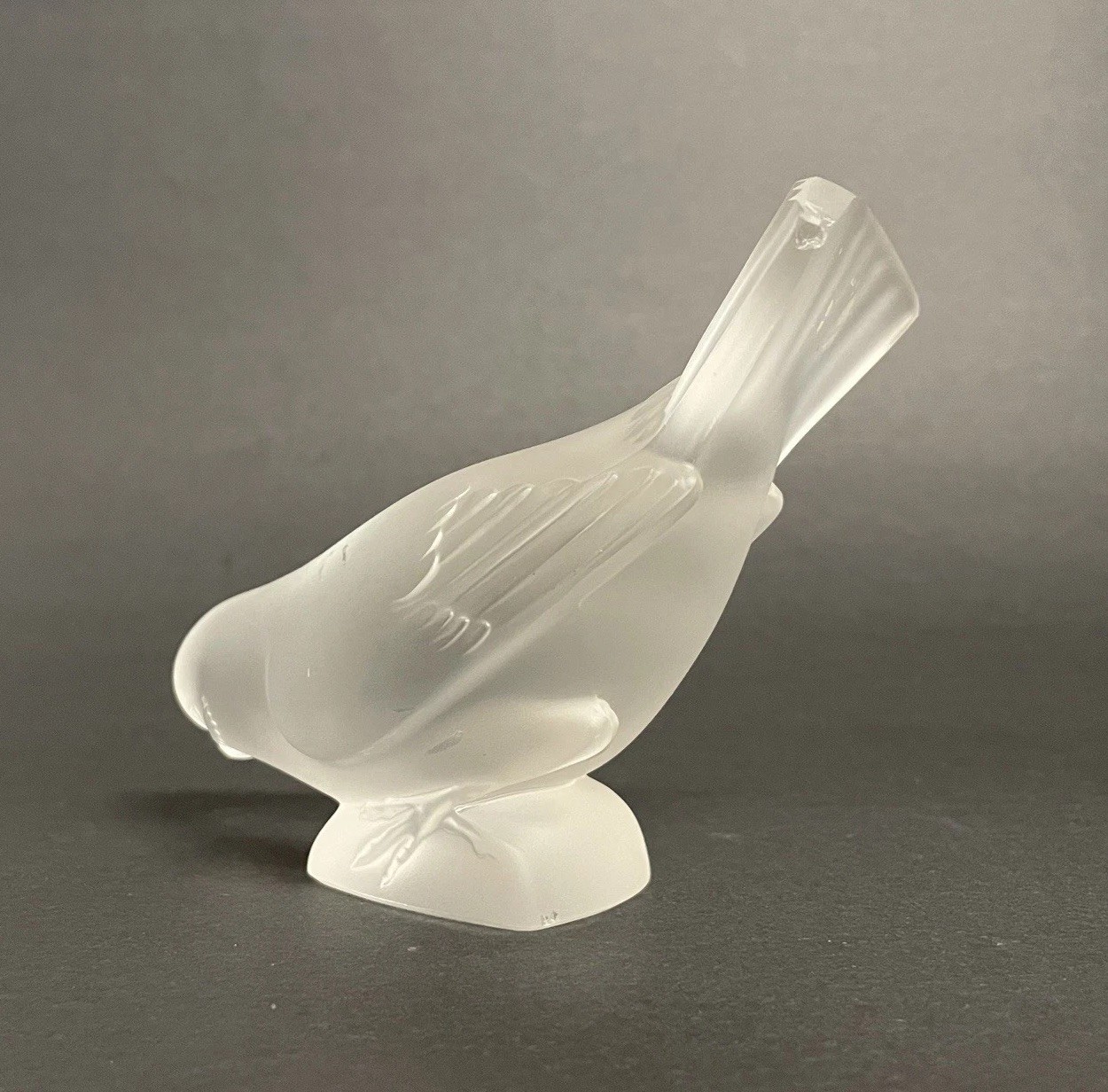 VTG Lalique France Frosted Crystal Bird Sparrow Looking Down Signed 4.5” *READ*