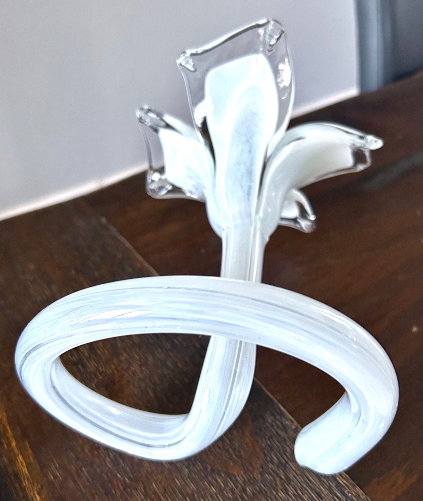 Vintage Murano Style Hand Blown Glass Lily Flower Bud Vase White Opalescent 7″