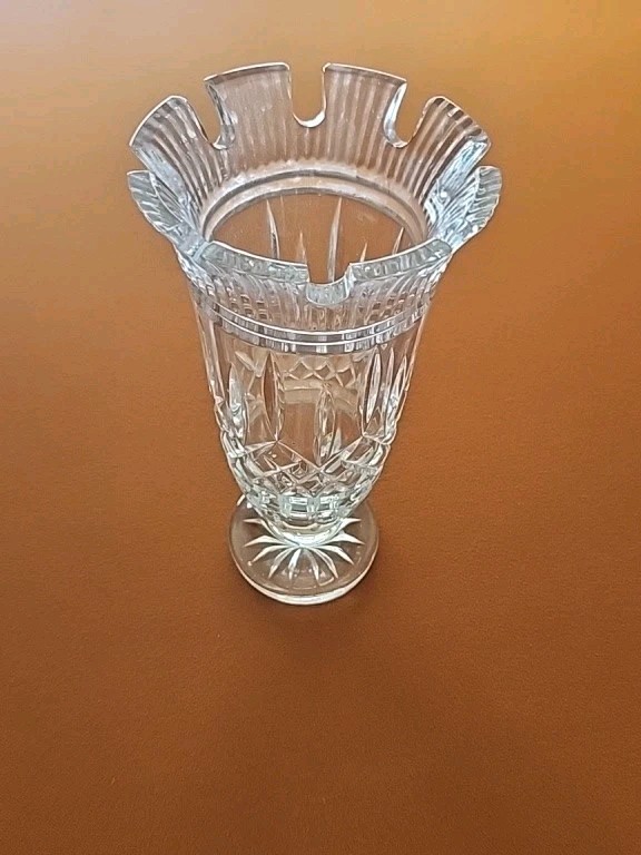 Romance Of IRELAND COLLECTION FLOWER VASE BY WATERFORD CRYSTAL