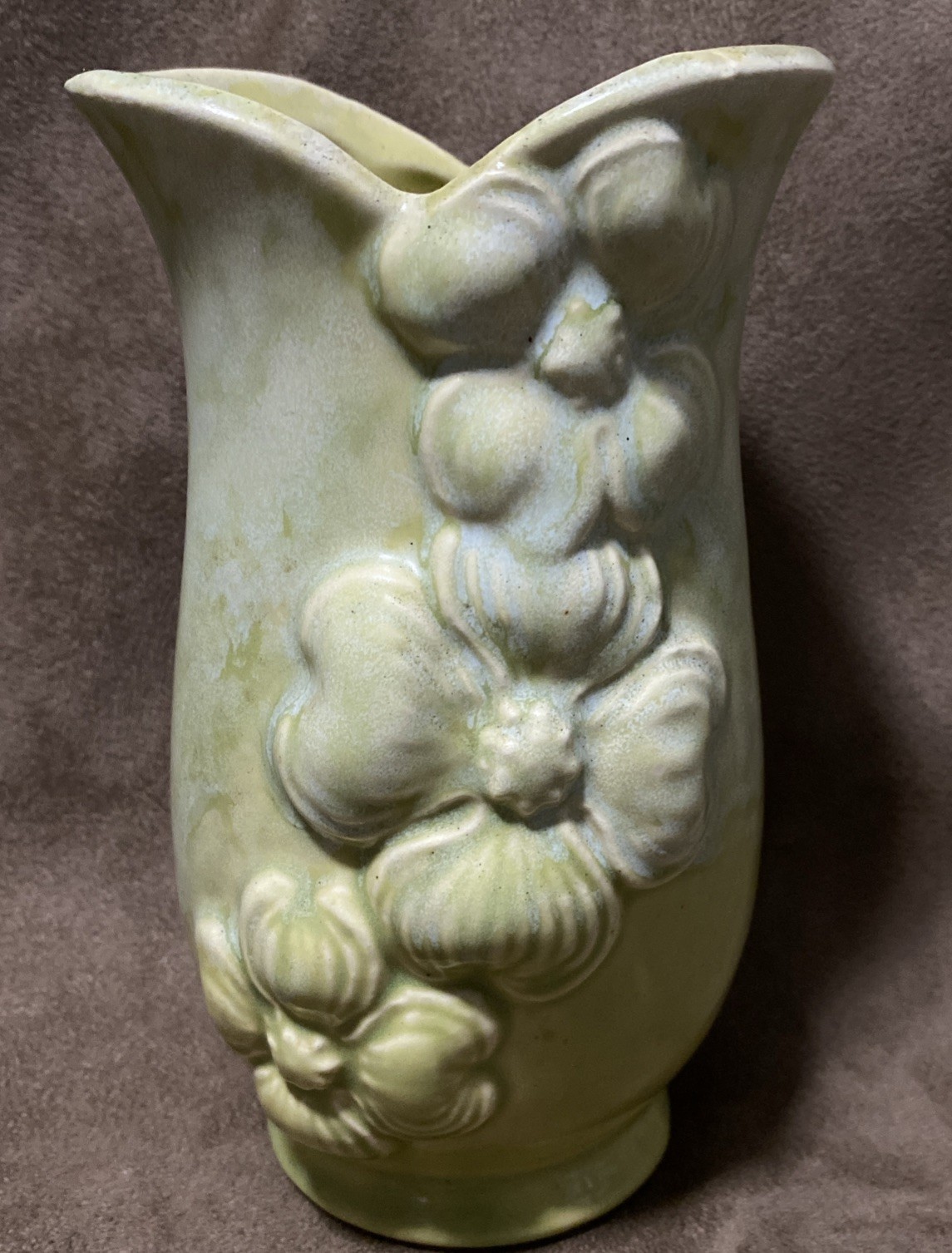 VTG 1930-50’s BRUSH McCOY Dogwood 6” Pottery (667 6 USA) Chartreuse Green