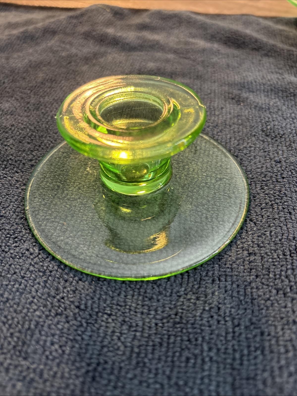 GREEN DEPRESSION CANDLE HOLDER SHORT ExCELLENT Condition (1.5 inches)
