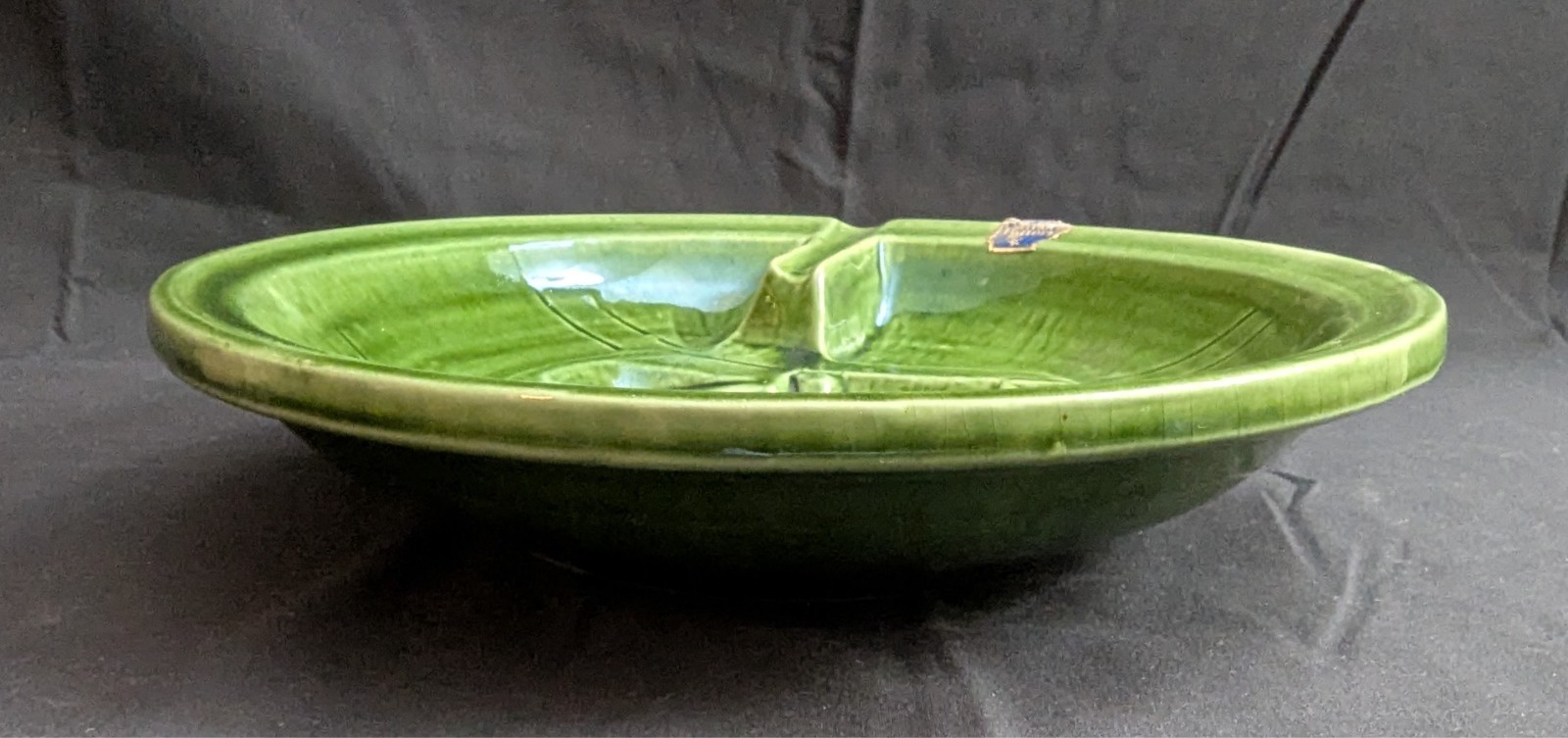 Vtg Camark Art Pottery Decor Ashtray Trinket Dish Green W/ Early Stickers (S1)