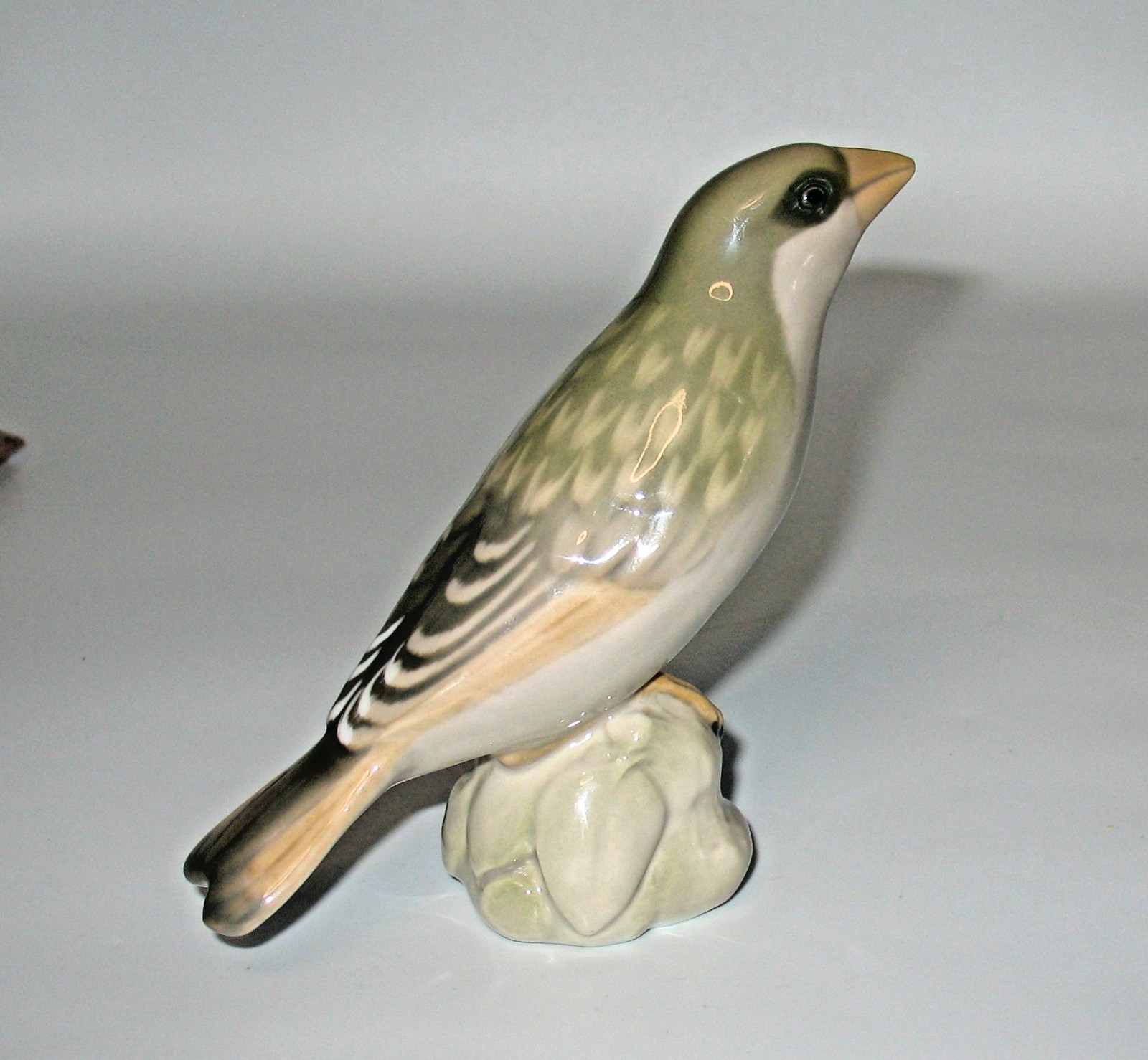 B&G Bing & Grøndahl Denmark Linnet Bird no. 1887 Excellent 1915-1947