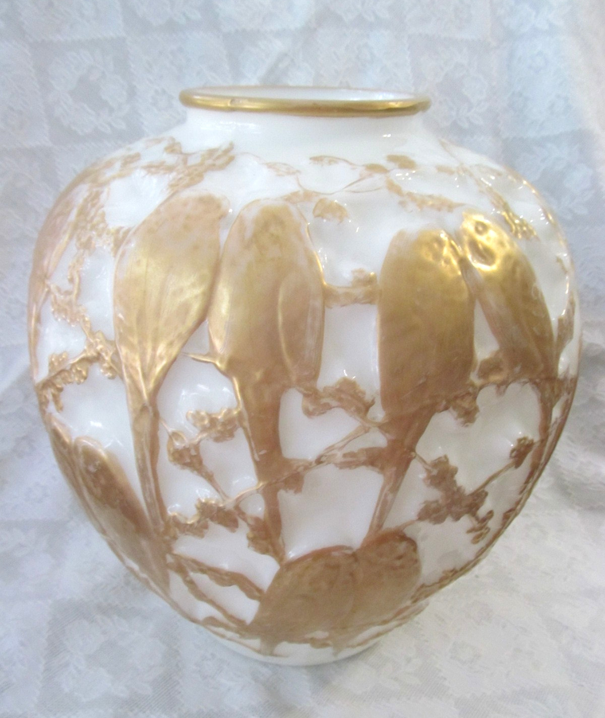 HUGE~Vintage Art Deco Lovebirds Embossed Vase Consolidated~Phoenix Art Glass 11″