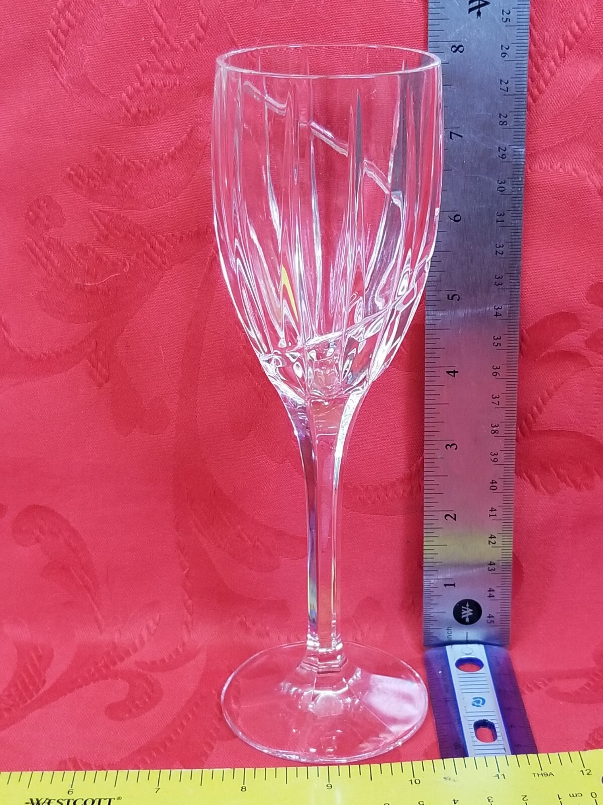 MIKASA UPTOWN CRYSTAL WINE GLASS 8 1/8″ 6 oz.