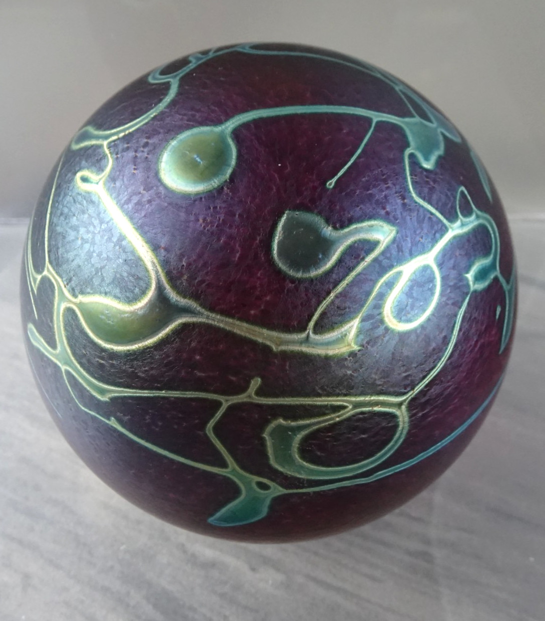 3.1″ Signed Robert Held Art Glass Metallic Threads Paperweight w/ Label