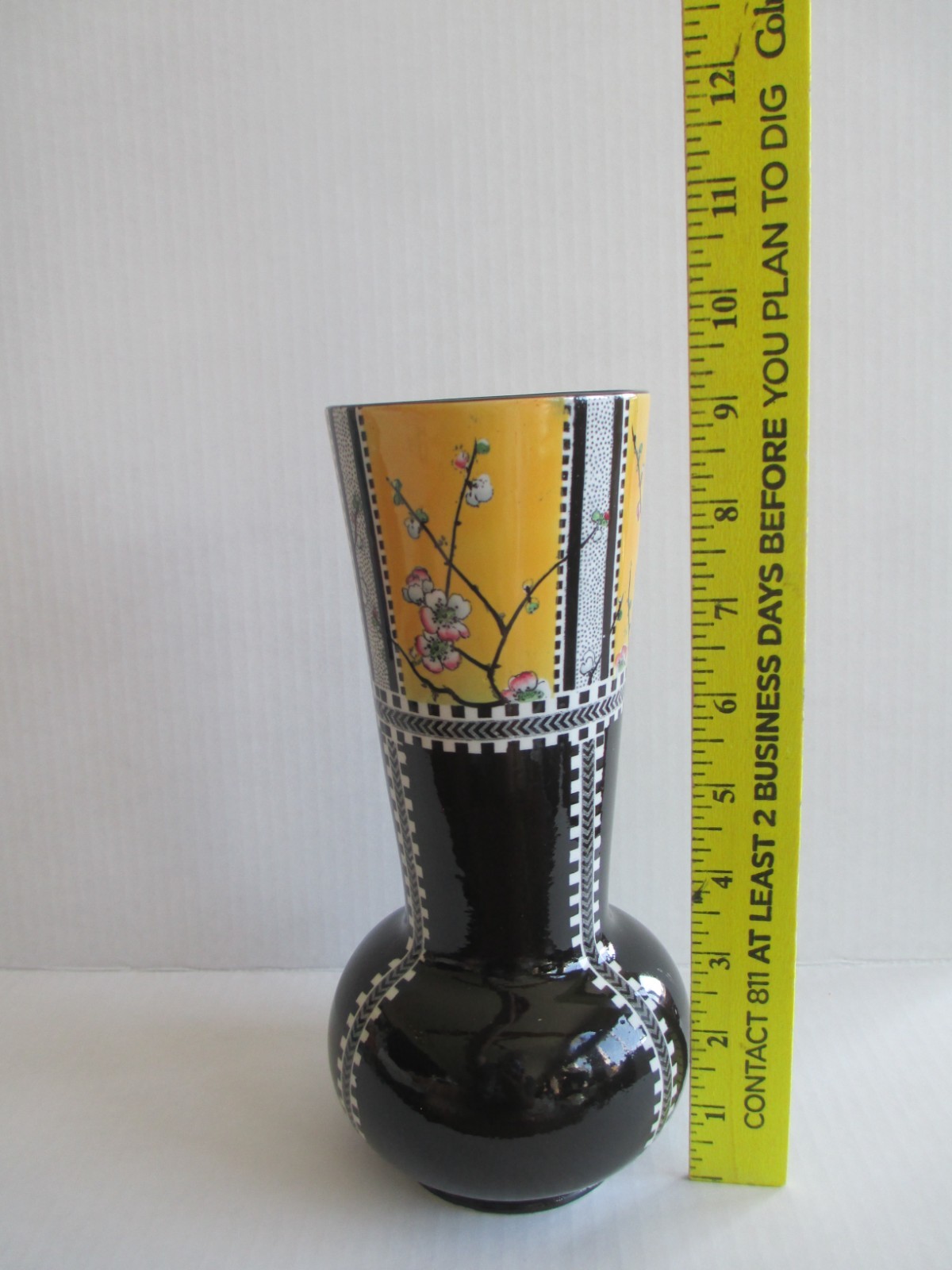 Royal Staffordshire Pottery Wilkinson England Yellow Wisteria 9″ Vase C70