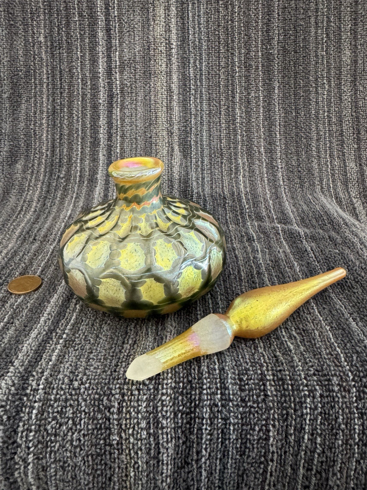 Signed Lundberg Studios Art Glass Perfume Bottle Gold Iridescent Stopper