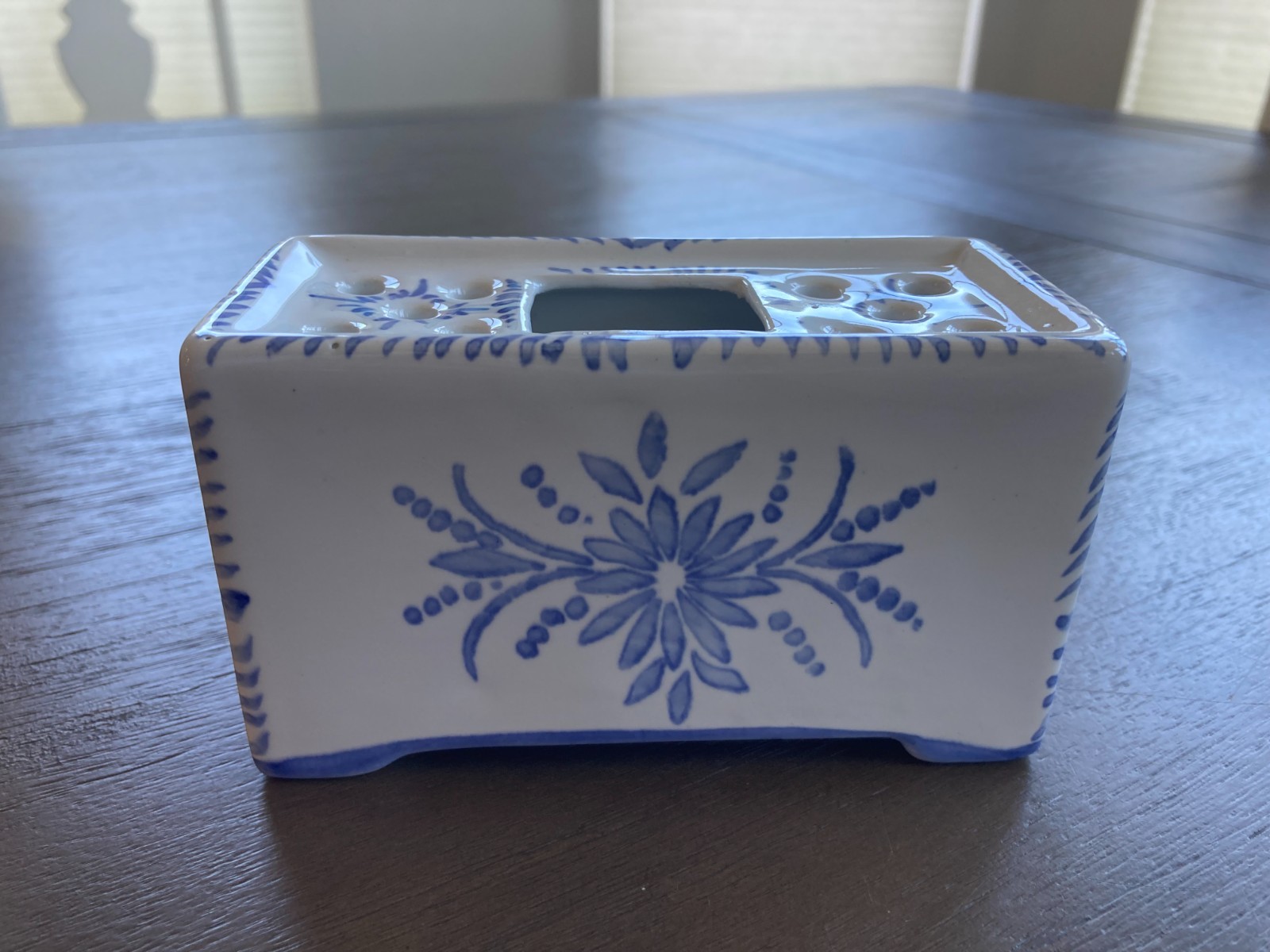Vtg Leart Blue & White Ceramic Flower Brick/Frog 4 1/4×2×2 1/8″ Made in Portugal