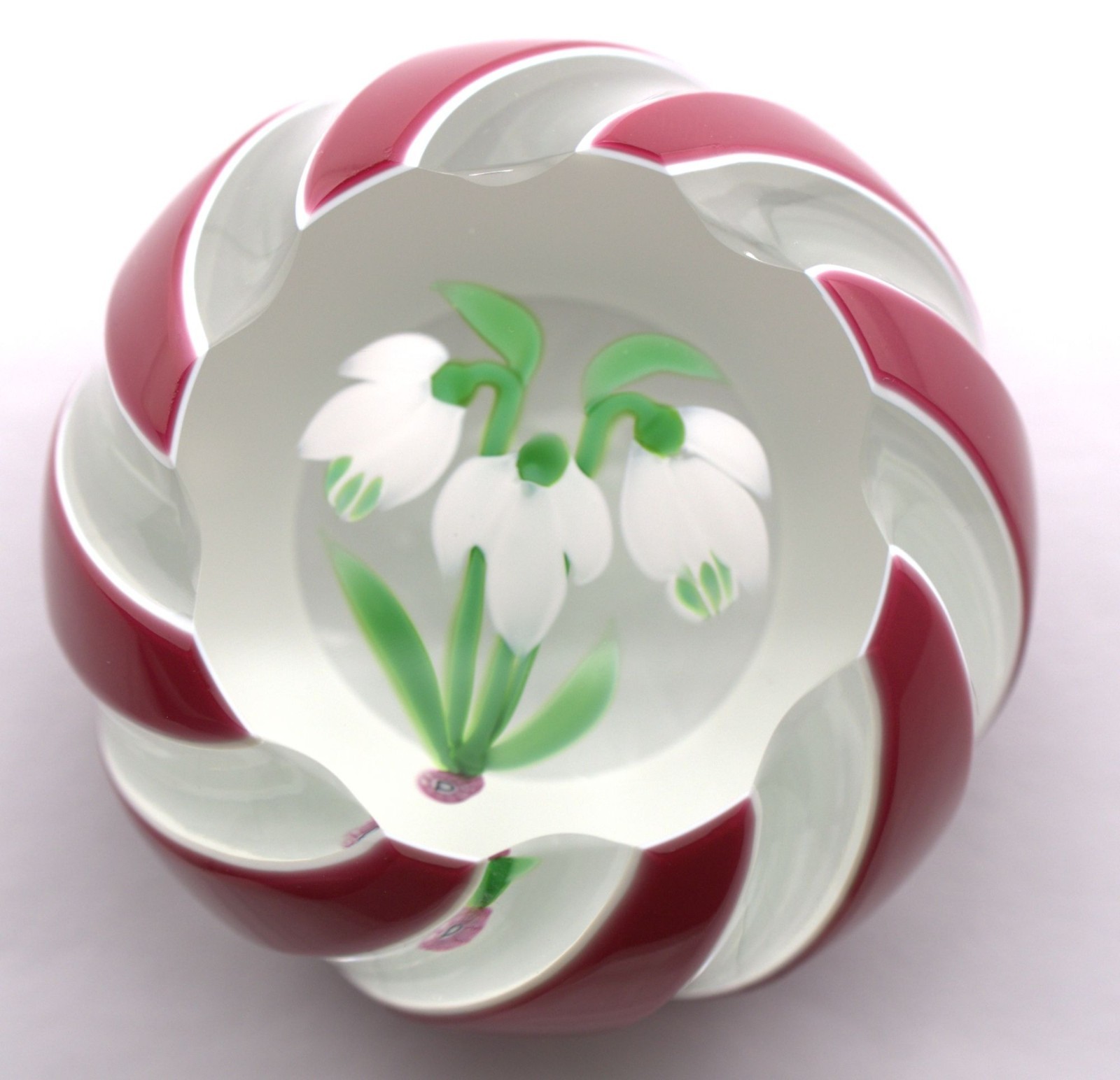 Perthshire Paperweight 2.25″ Snowdrop Flowers Encased In Clear & Red Spiral