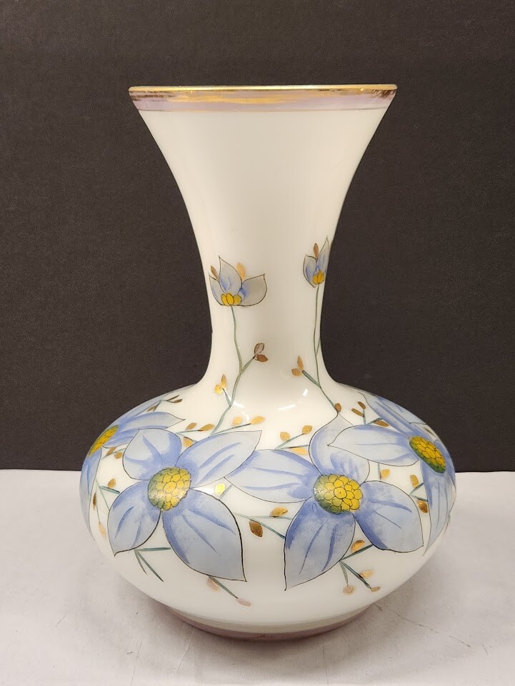 Hand-Painted Milk Glass Vase Blue Quaker Ladies Flowers 9.75 x 7 Gold Rim Vntg