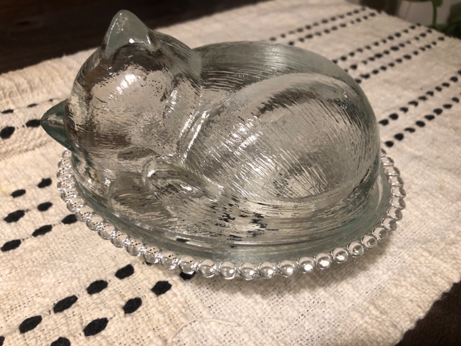 Vtg Indiana Glass Sleeping Cat Kitten On Nest Clear Covered Candy Dish