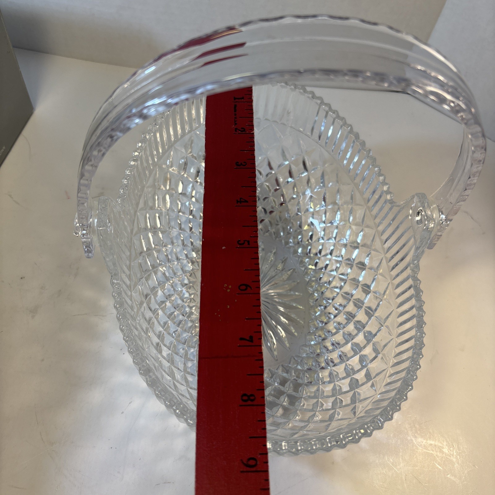 VTG NOS Home Beautiful Ambrosia Designs Crystal Basket glass Handle Table Décor