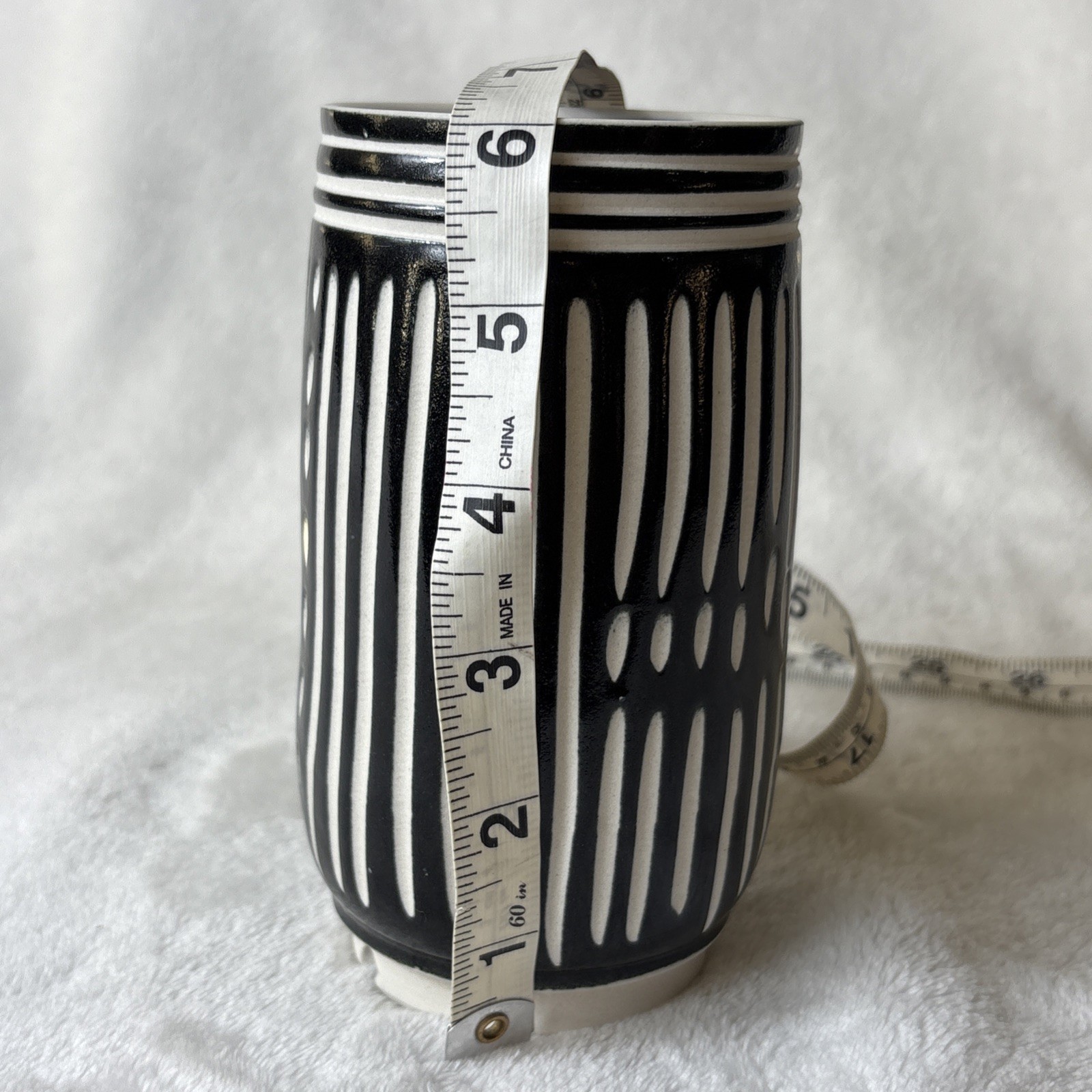 Eileen Goldenberg Studio Pottery Vase 1994 Sgraffito Black & White Signed 6”