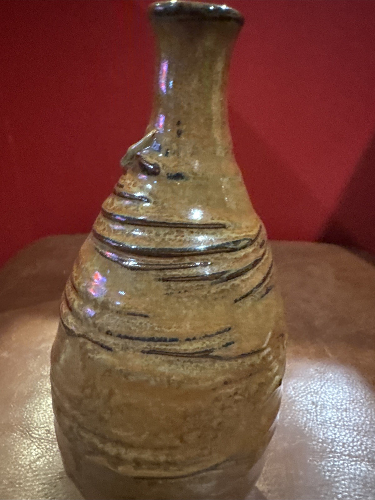 Tan Brown Ceramic Bud Vase w/ a Lizard on One Side of The Vase