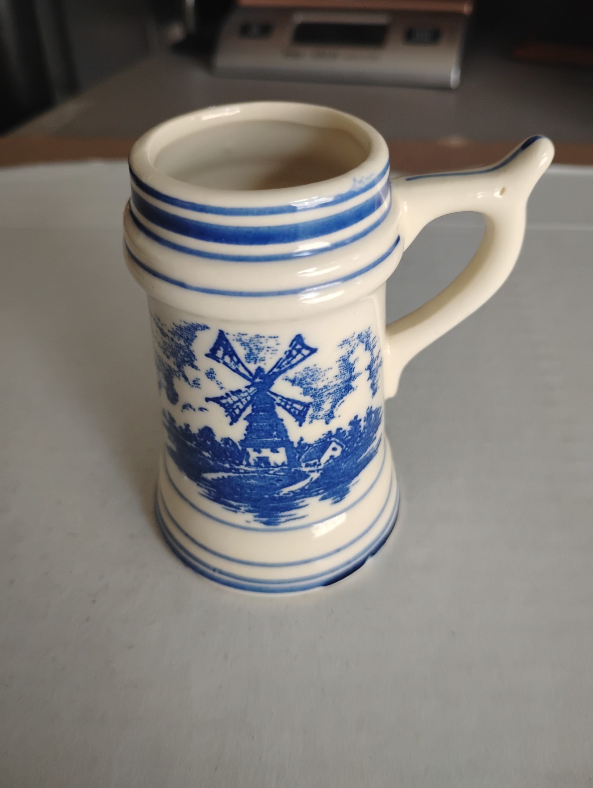 HAND PAINTED DELFT BLUE HOLLAND PORCELAIN MINIATURE MUG OR STIEN