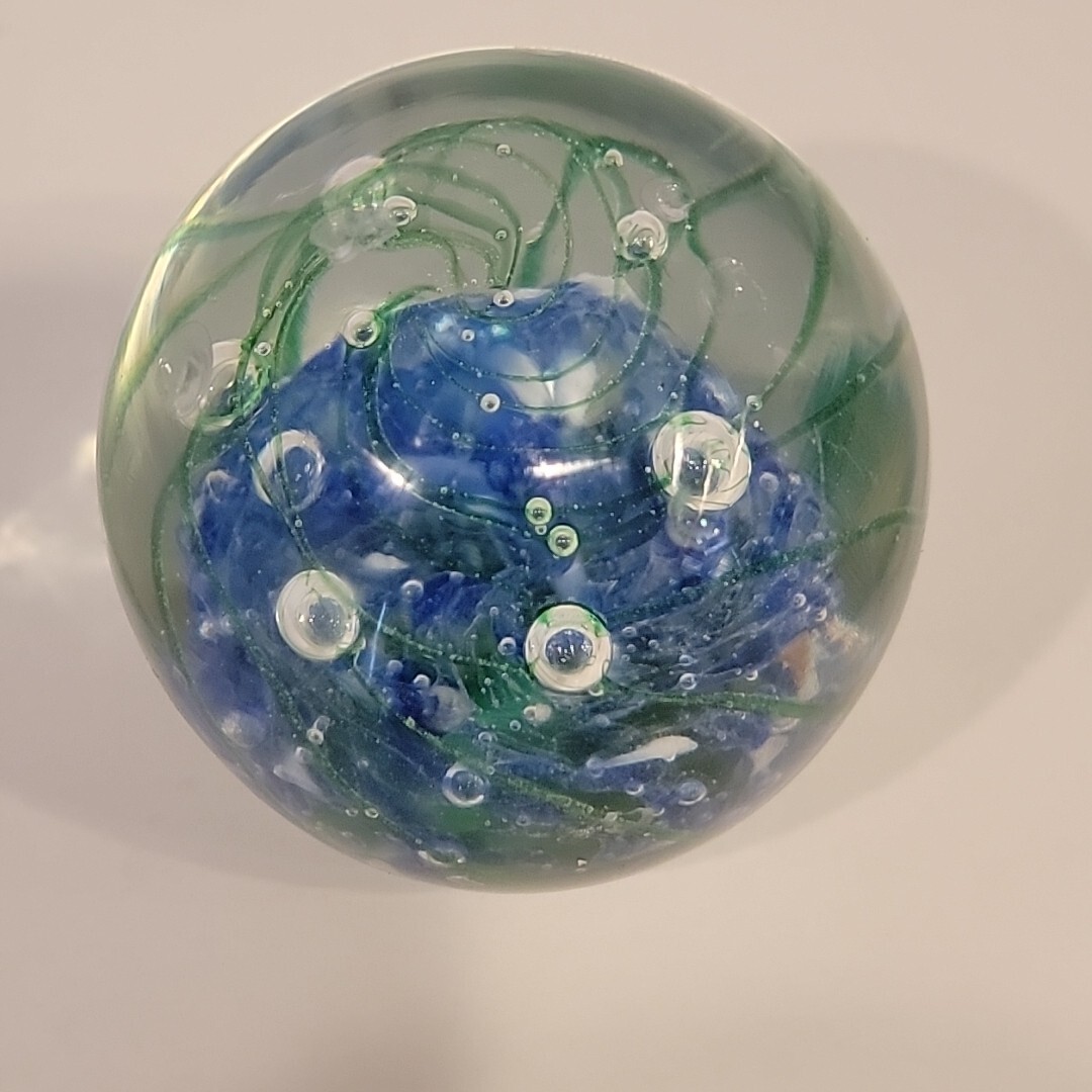 Vintage Paper Weight Art Glass Blue W/ Green Swirl Bullicante Round Sphere