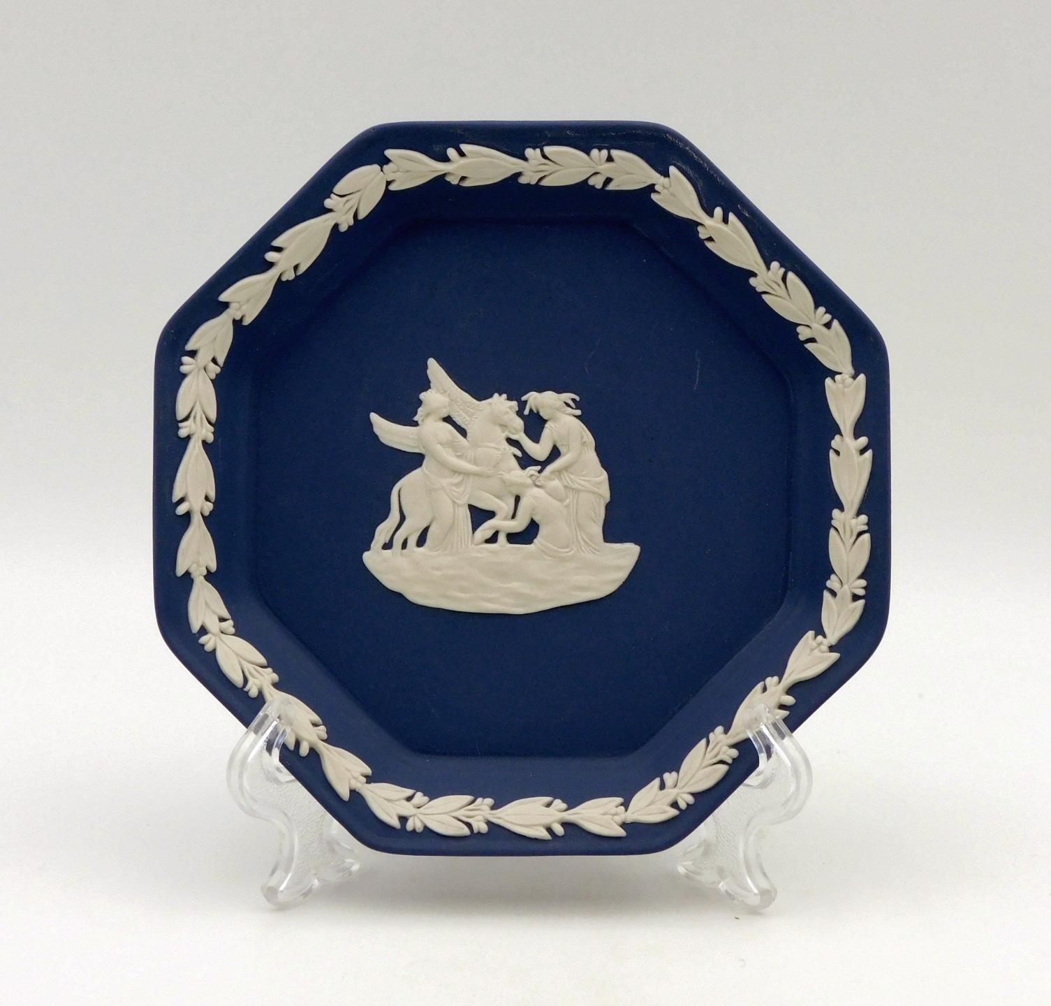 WEDGWOOD Jasperware – White on Portland Blue PEGASUS Octagonal PLATE 12.3cm D
