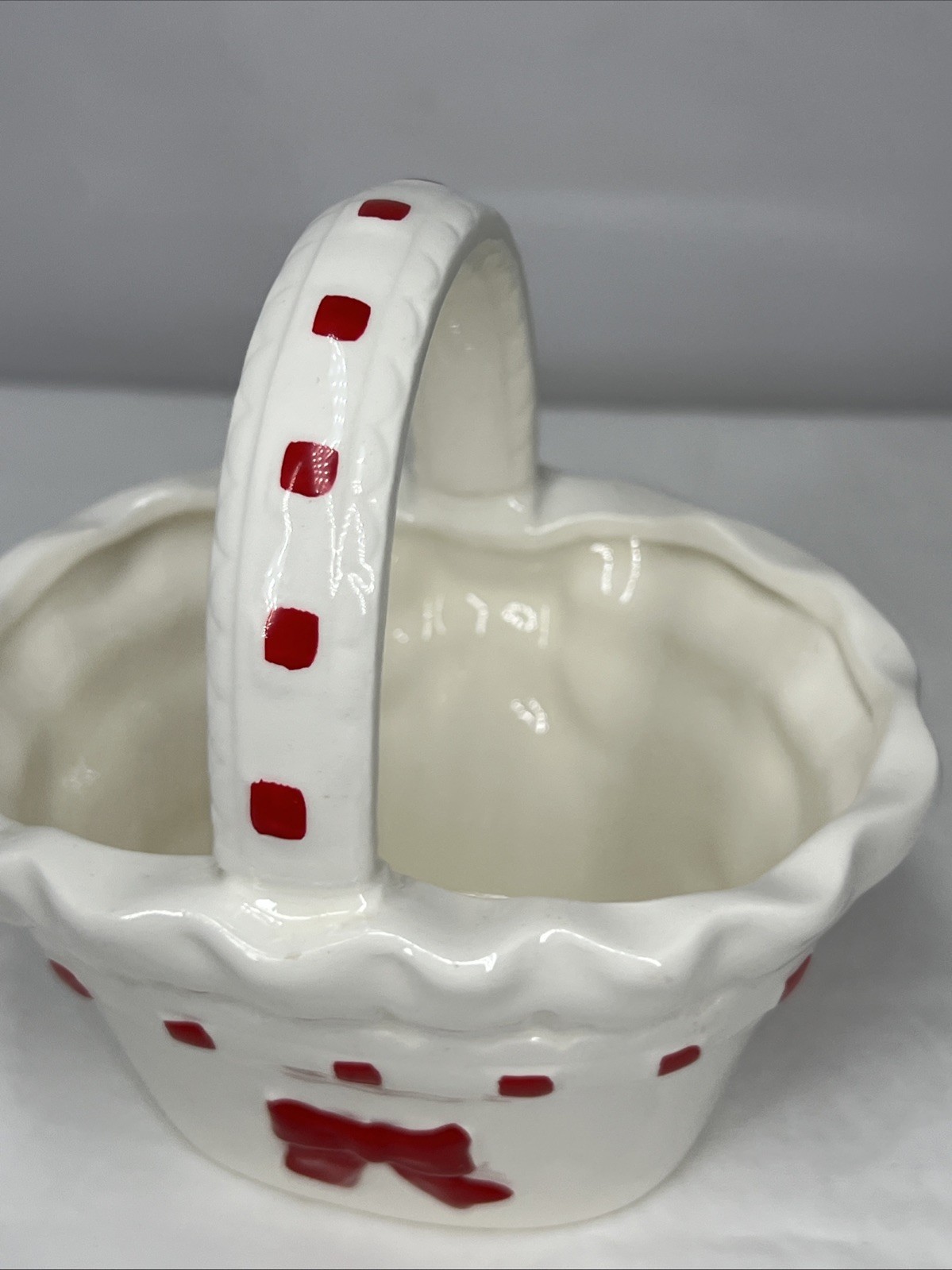 Lefton Christmas Holiday Handled Basket White Holly Berry, Red Bow Vintage 1983