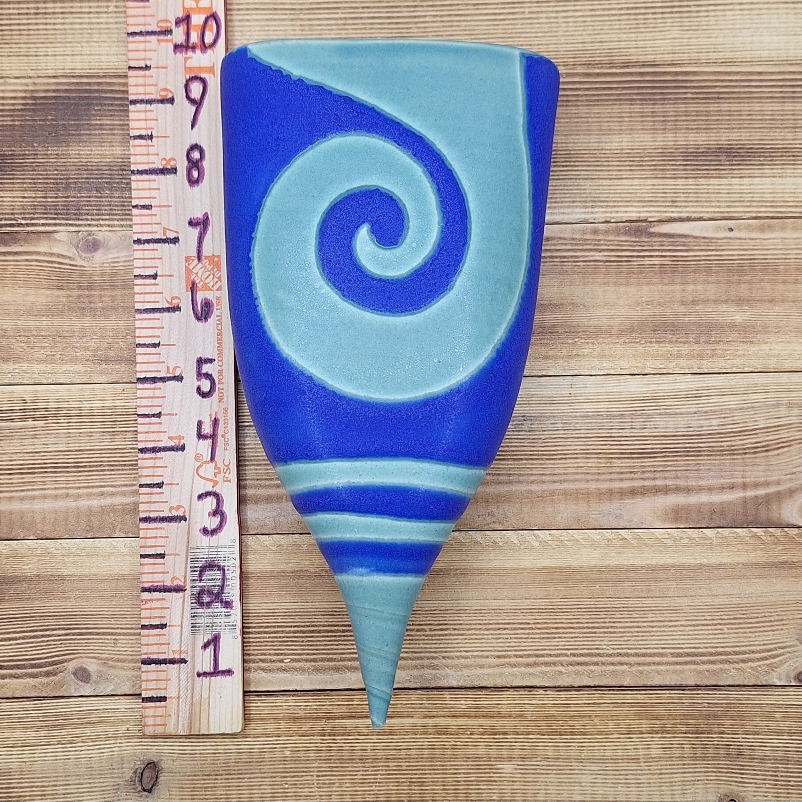 Pewabic Pottery Detroit Michigan Joann Aquinto Signed 9.5” Wall Pocket Chip Tip