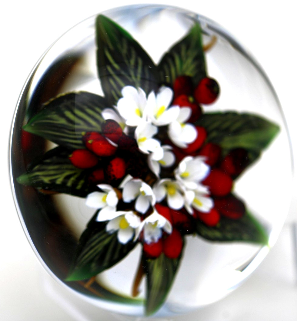 BEAUTIFUL Magnum RICK AYOTTE Flowers & Berries BOUQUET Art Glass PAPERWEIGHT
