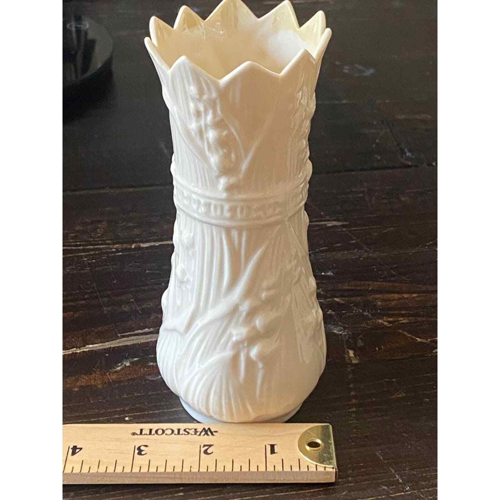 Vintage Ireland Belleek Lily of the Valley Porcelain Vase Creamy White