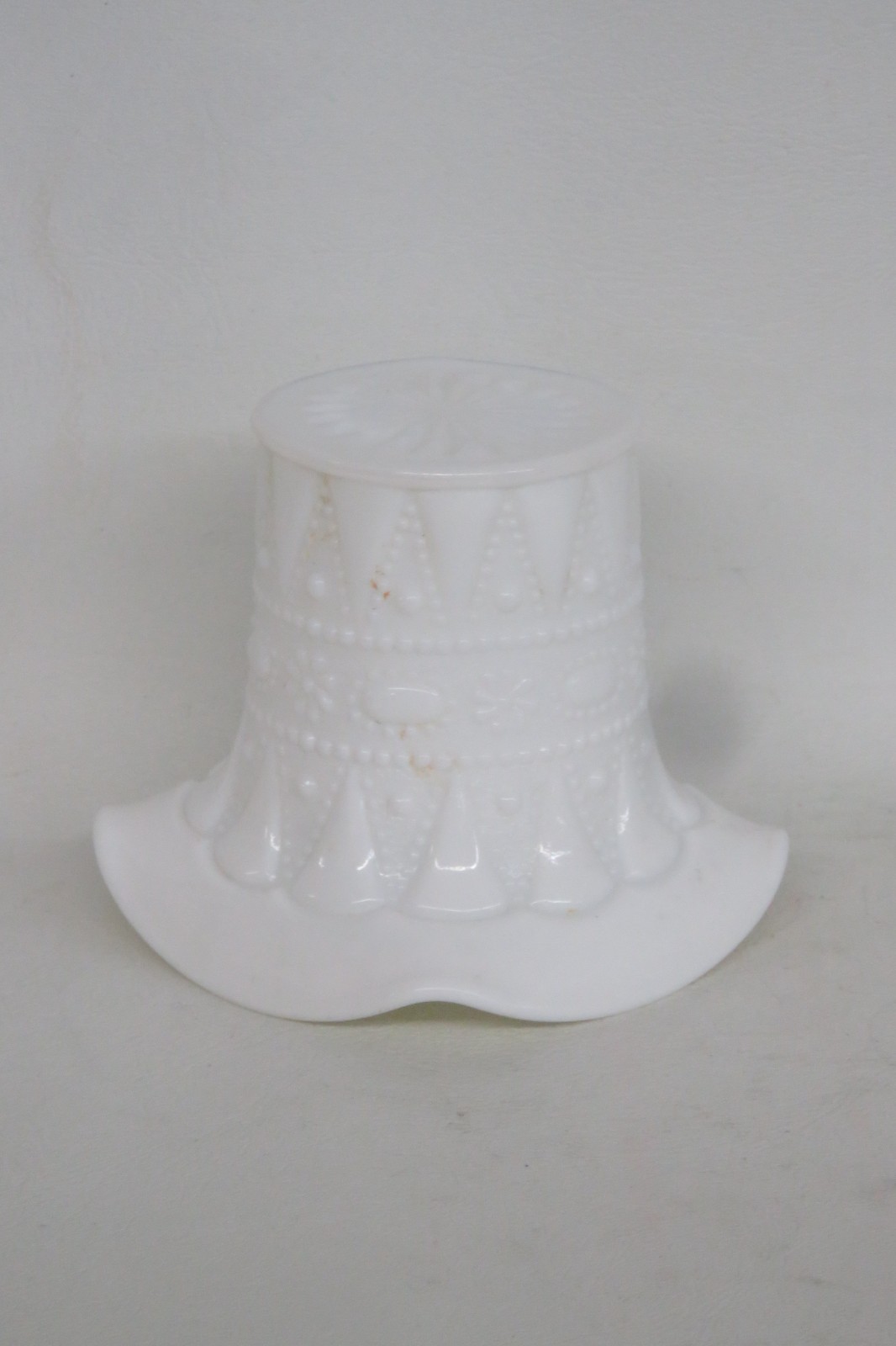 Milk Glass Lace Dewdrop Beaded Jewel Small Basket Vase Container Figurine 4770B