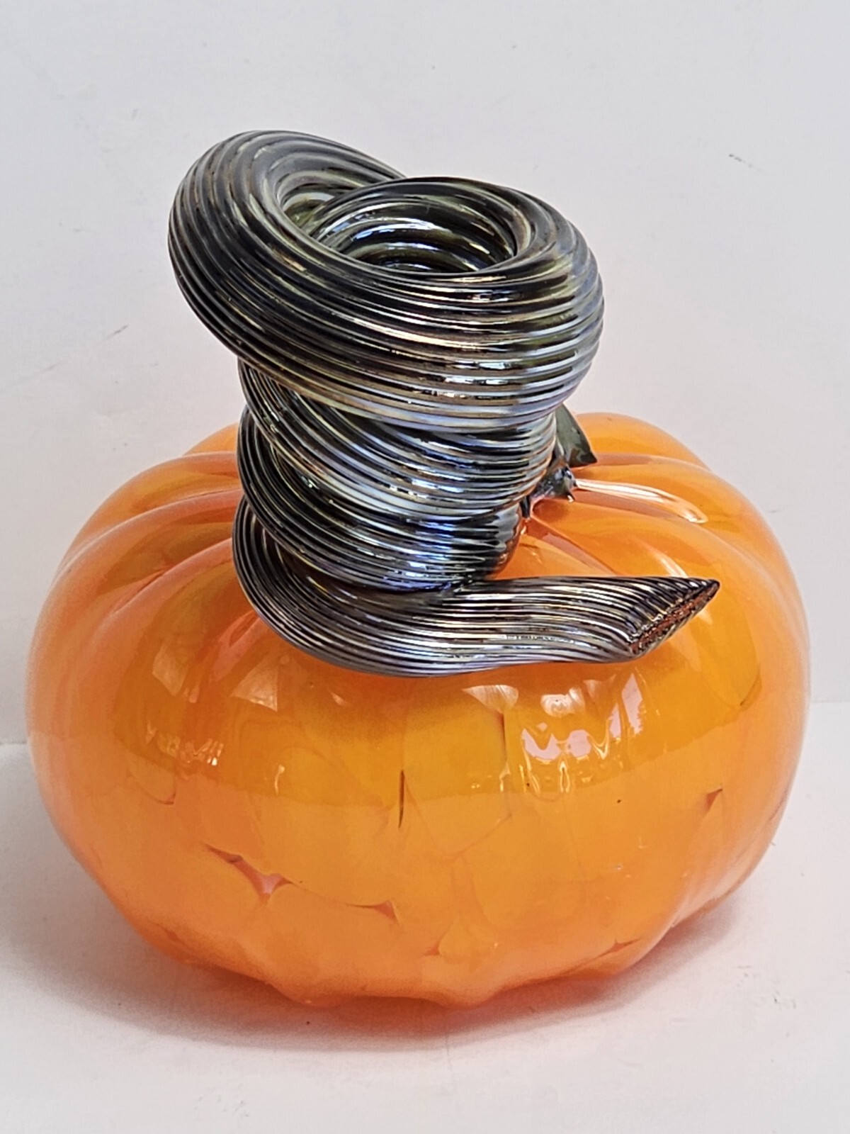Beautiful Hand Blown Art Glass Pumpkin Mottled Orange 4.5” H x 4″ W 1.2lbs New