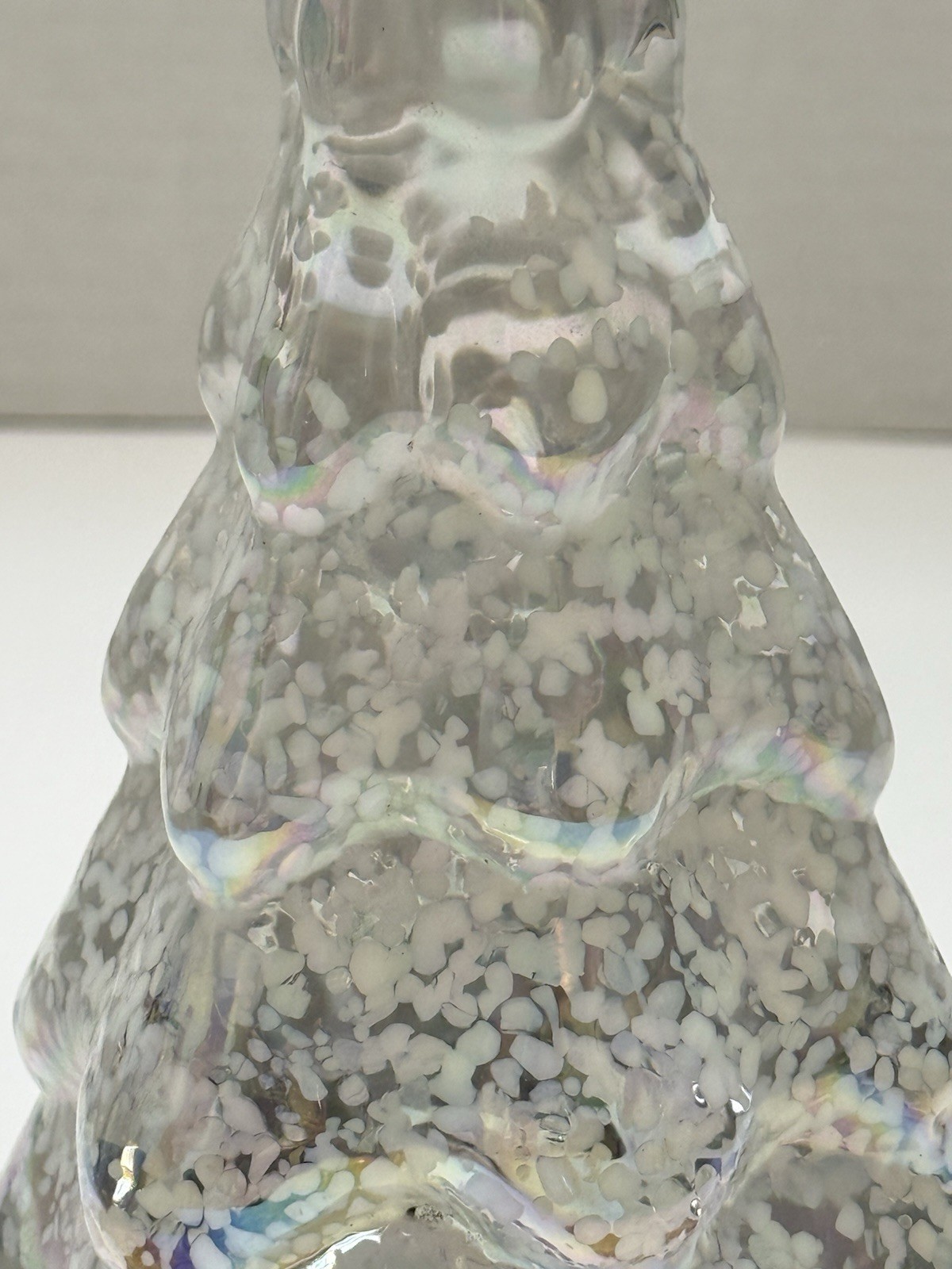 Vintage Silvestri Glass Christmas Tree Iridescent Confetti Art Glass Holiday 8”