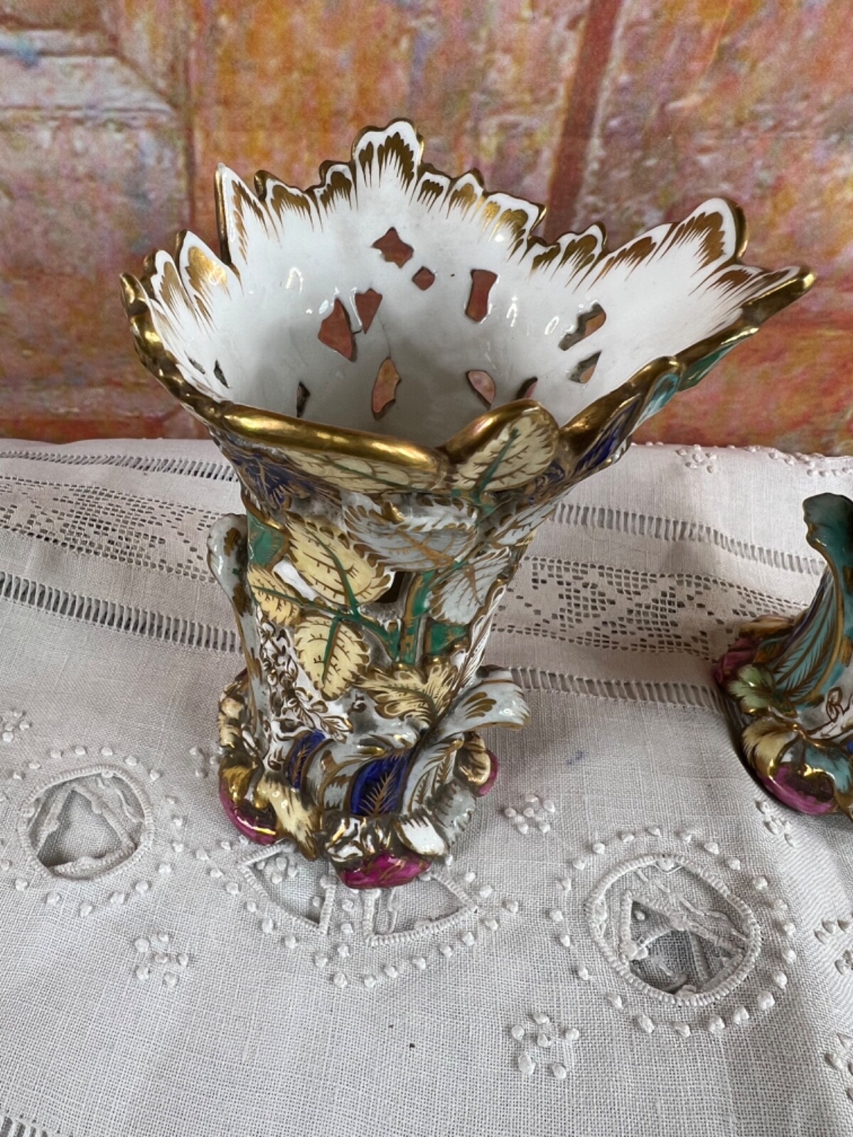 Pair of English Openwork Vases – Polychrome Porcelain – WT / IR & Co – 14cm