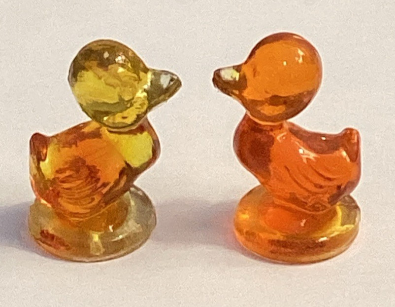 Boyd Art Glass glows Ducklings Starburst and Orange Lot of 2 Rare Vintage