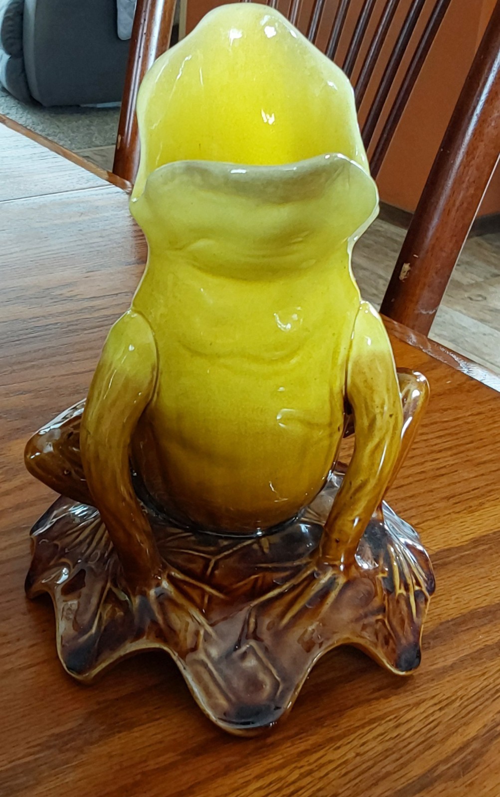 Unique Yellow Croaking Frog on Brown Lilly Pad Vintage Pottery Vase