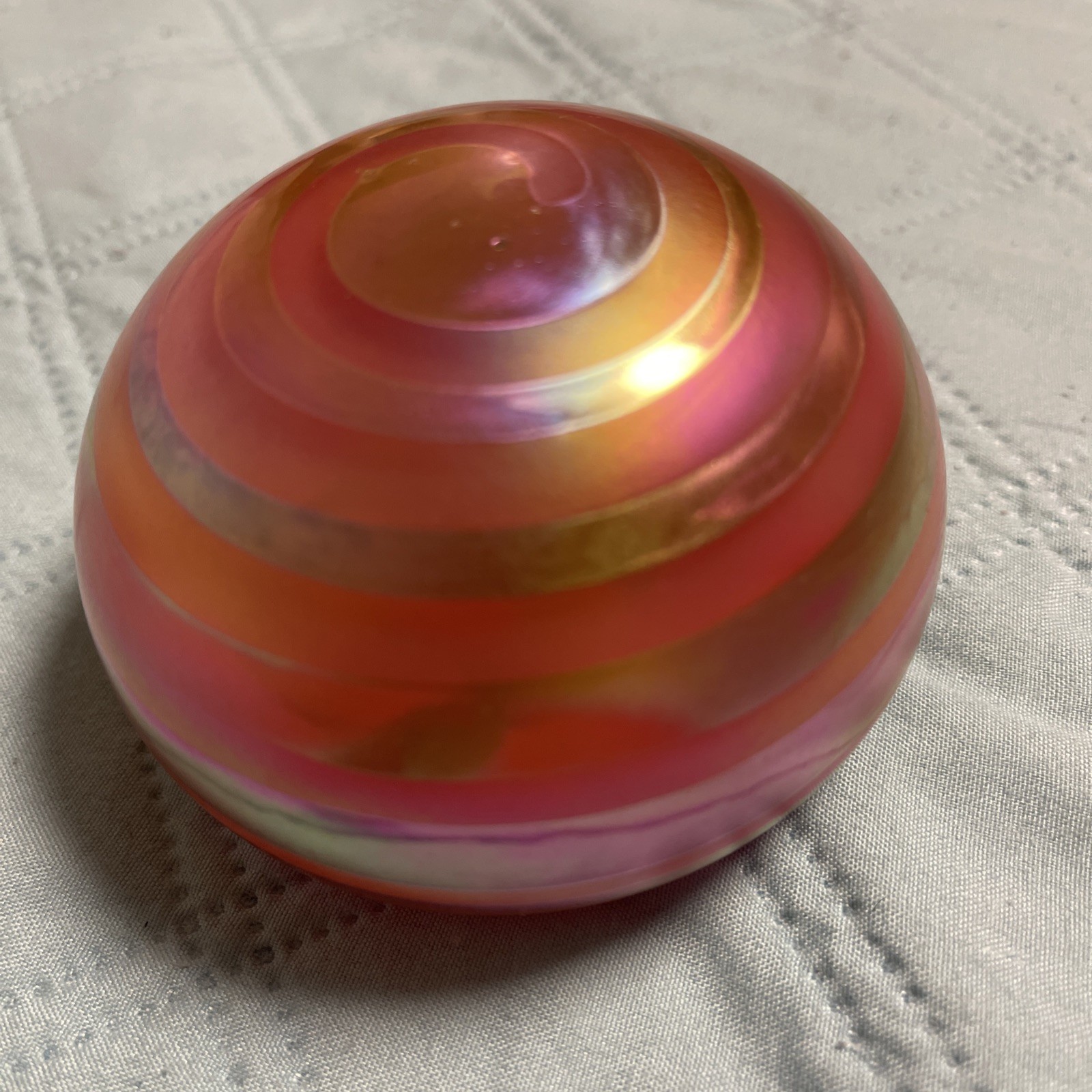 GARY LEVAY IRIDESCENT ROUND SWIRL PAPERWEIGHT 3 1/2 INCH DIAMETER BEAUTIFUL
