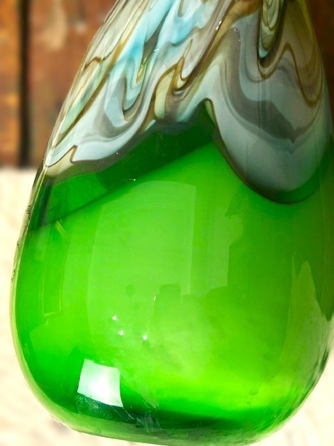 VINTAGE MURANO-STYLE ART GLASS GREEN PSYCHEDELIC LONG-NECKED VASE- 23″ HEIGHT