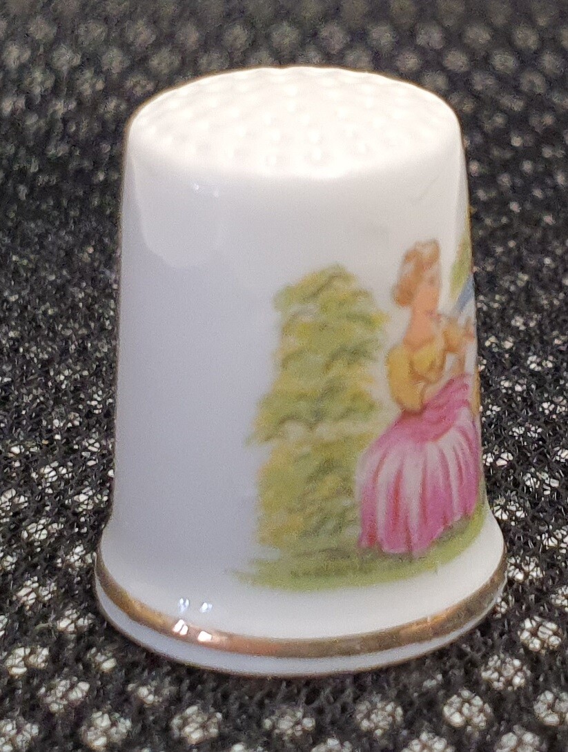 European Porcelain Style Thimble 3cm Tall Gilt Trim Courting Couple