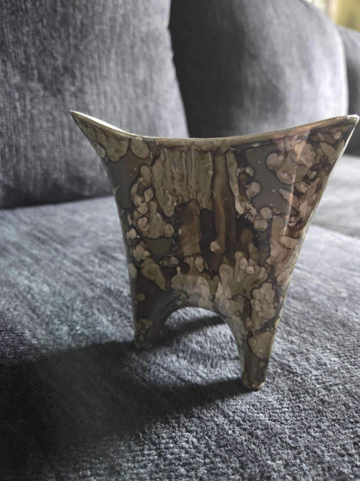 Stanford Sebring O USA 1960 MCM Pottery Green Drip Glaze Triangular Vase