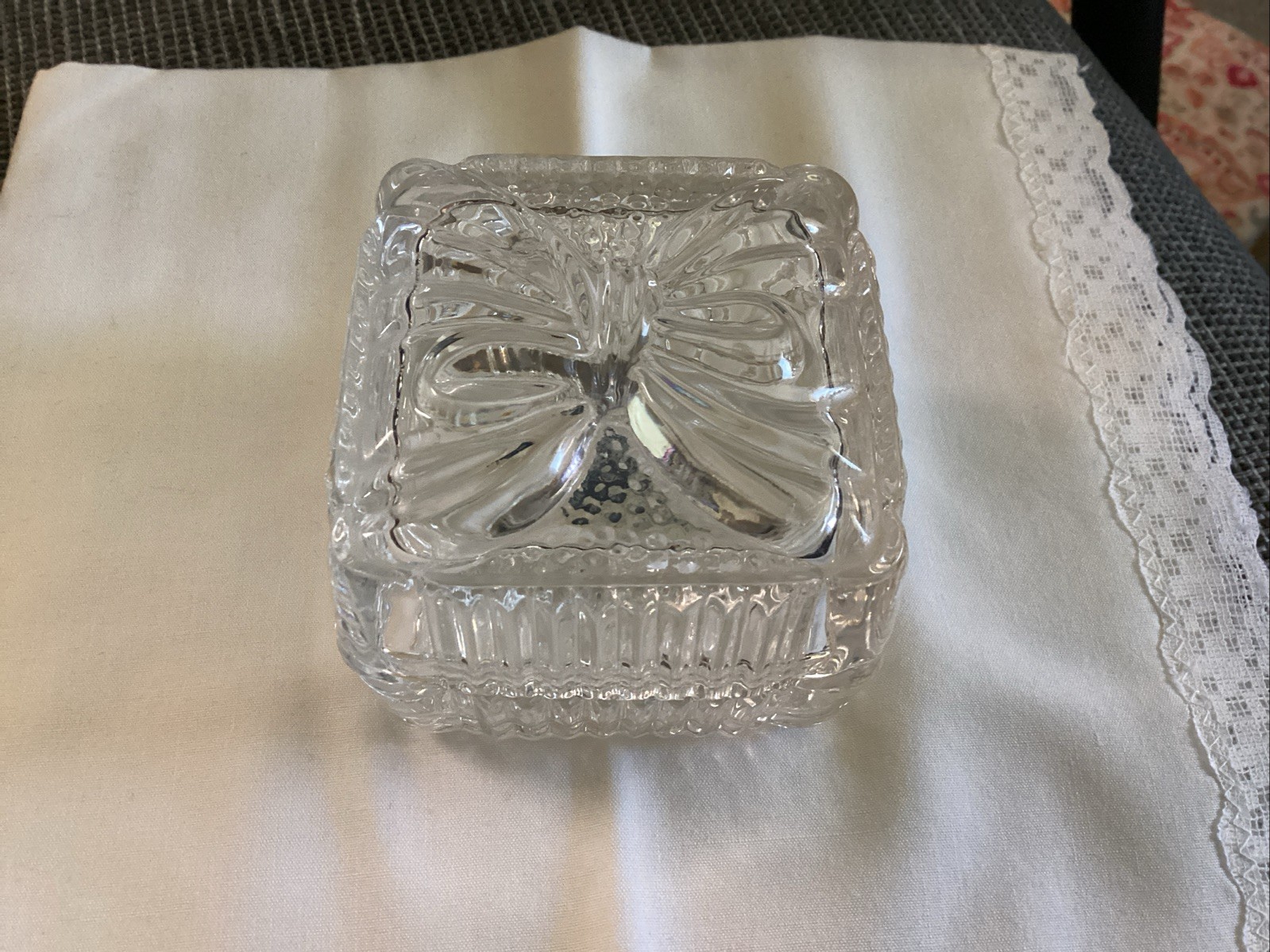 Vintage 1960s Crystal Clear Industries 24% Lead Crystal Trinket Box 2.5″x2.5″.