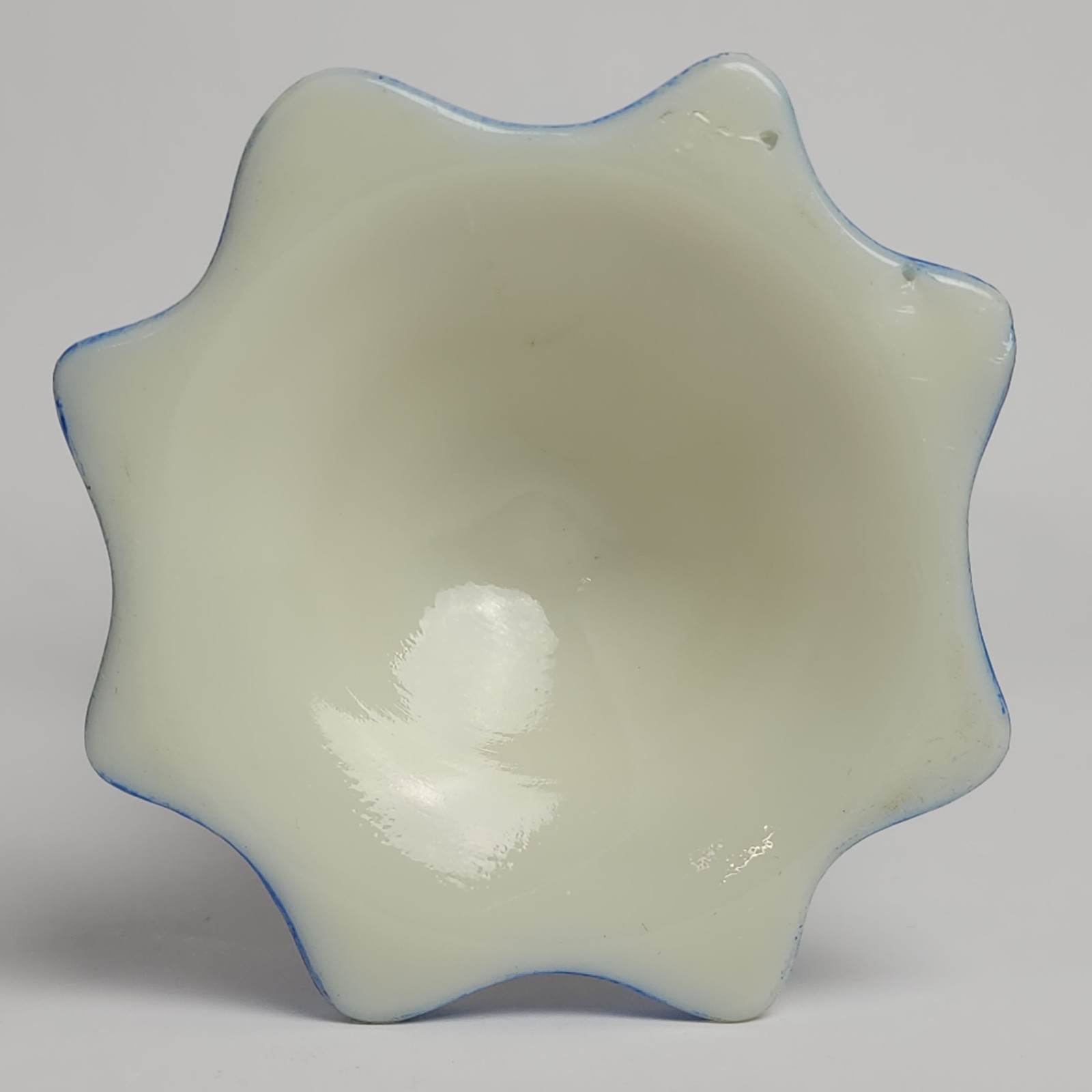 EAPG US Glass Company ‘Rustic’ Tree Trunk Vase ca 1900 Ivory Tint Blue READ ALL