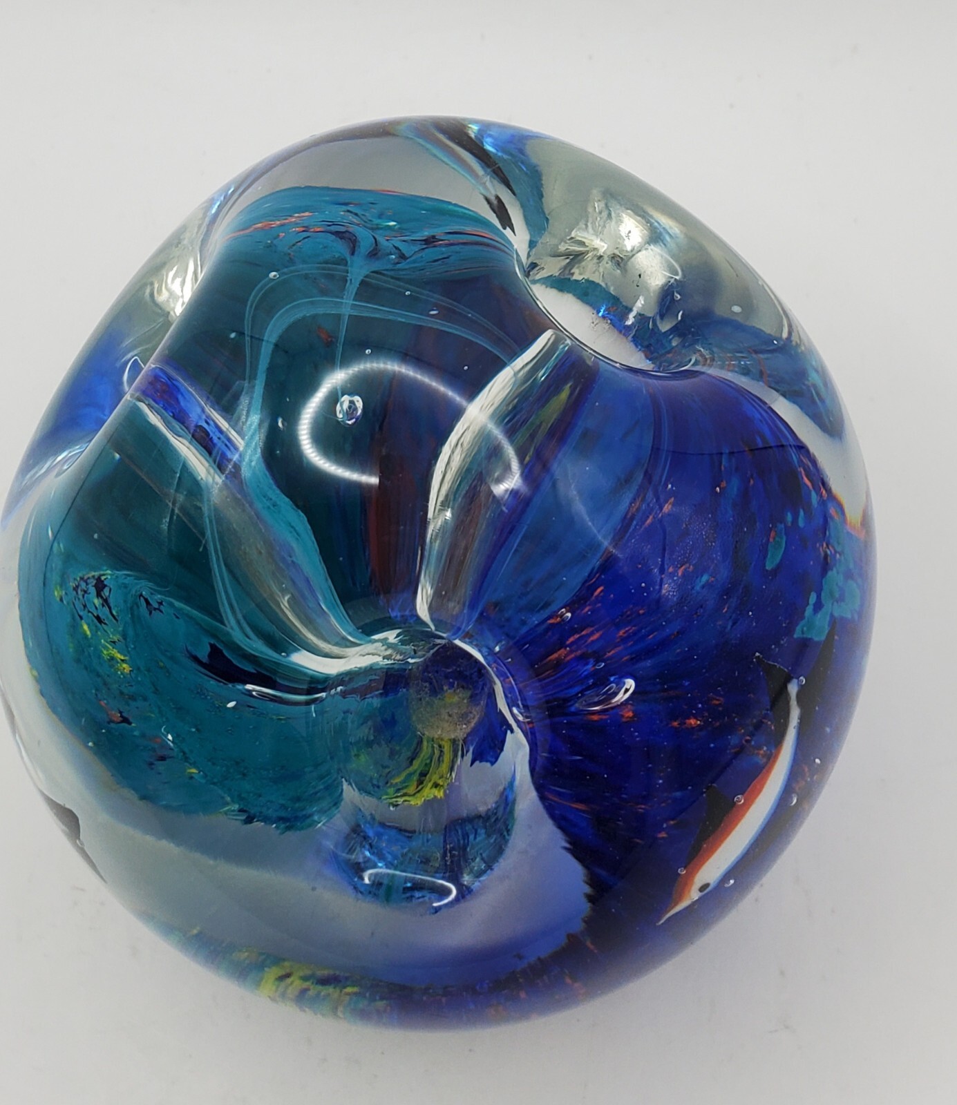 VTG Art Glass Hand Blown Fish Aquarium Paperweight Ocean Waves 4″ H , 2 Lb