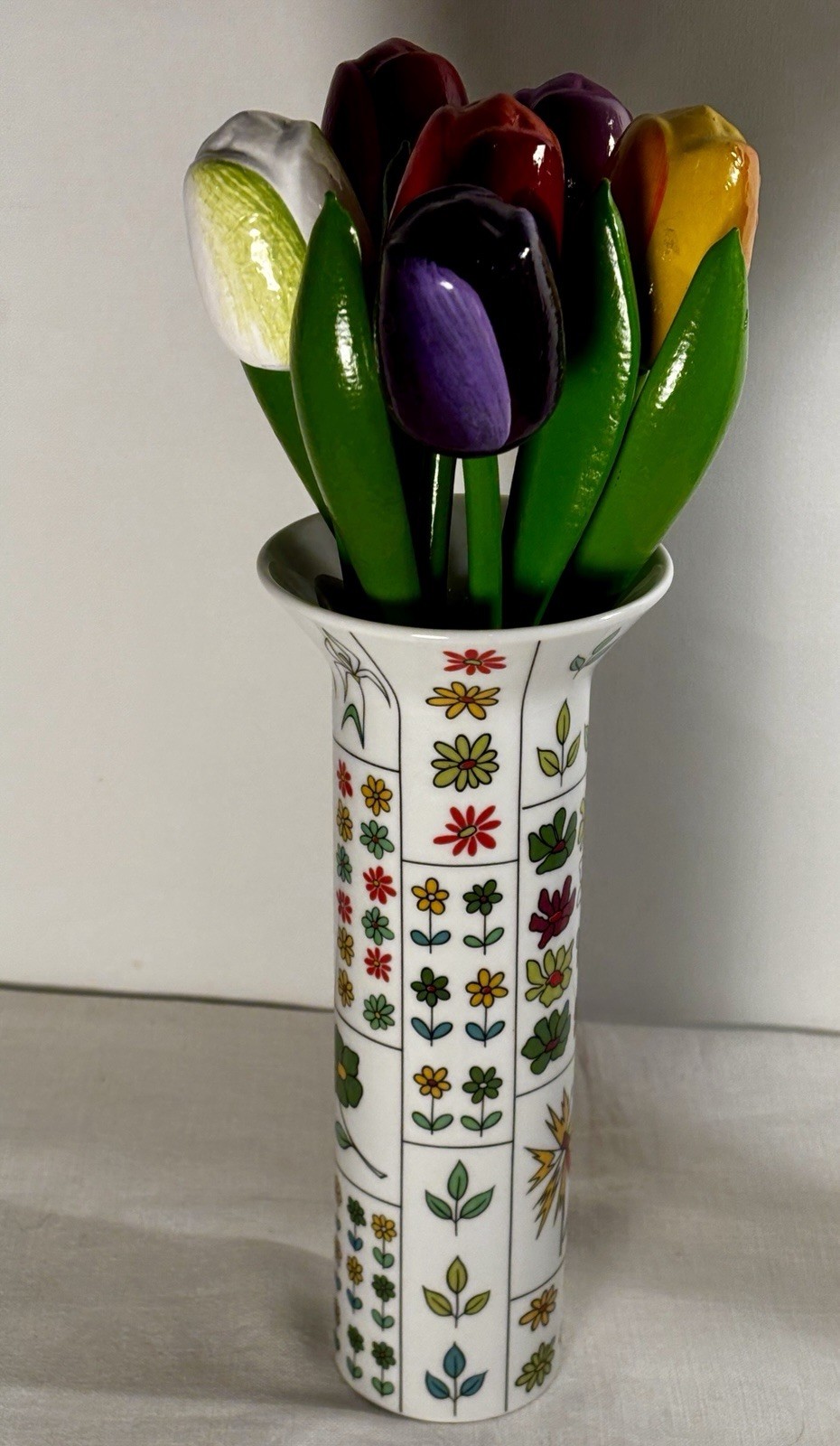 Rosenthal Baumann Emilio Pucci 9” Piemonte Trumpet Vase w 6 Forever Dutch Tulips