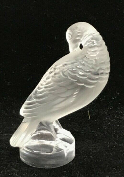 Lalique Figurine – TOURTERELLE PREENING TURTLEDOVE